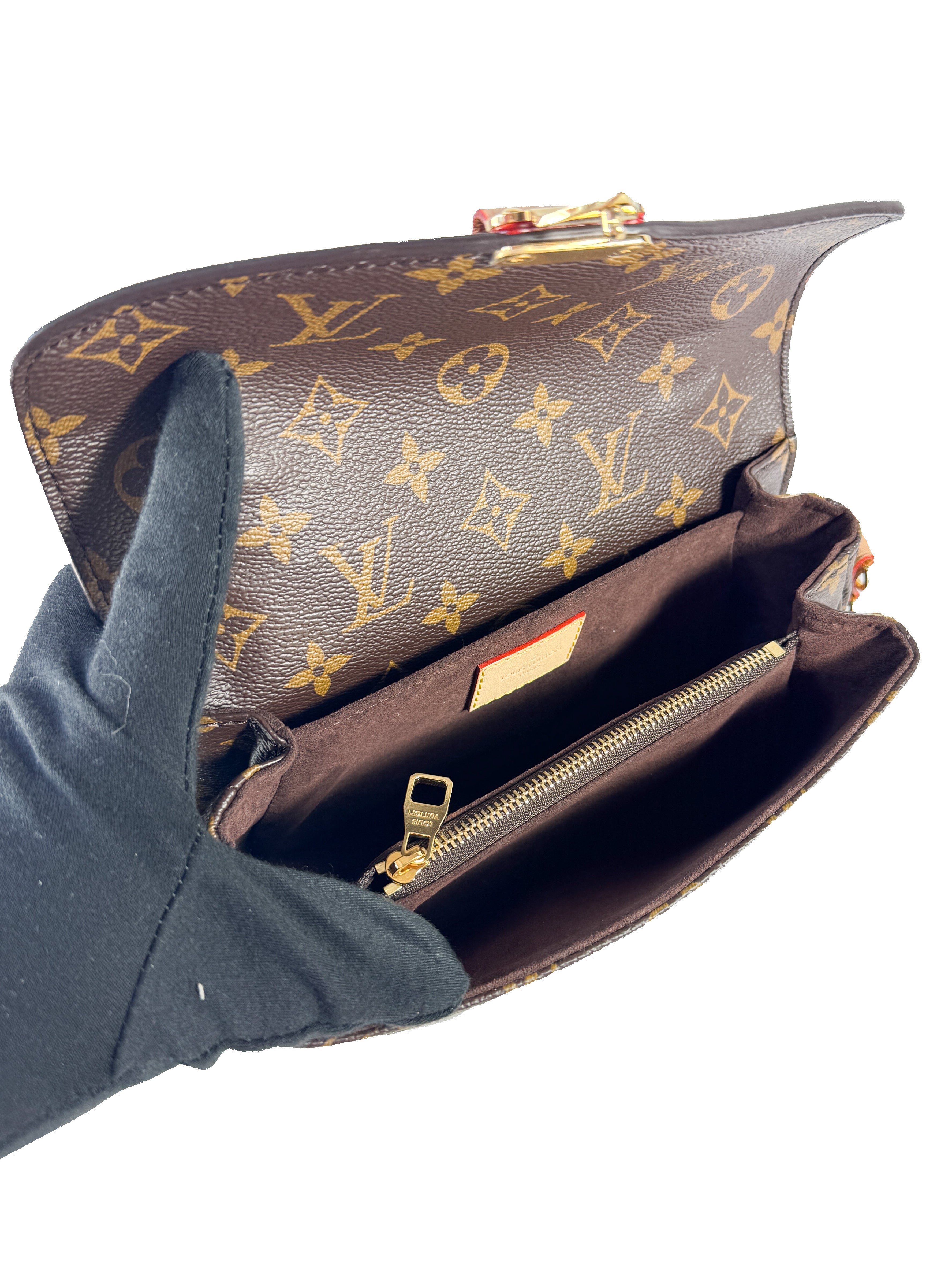 Louis Vuitton monogram pochette metis east west NFC