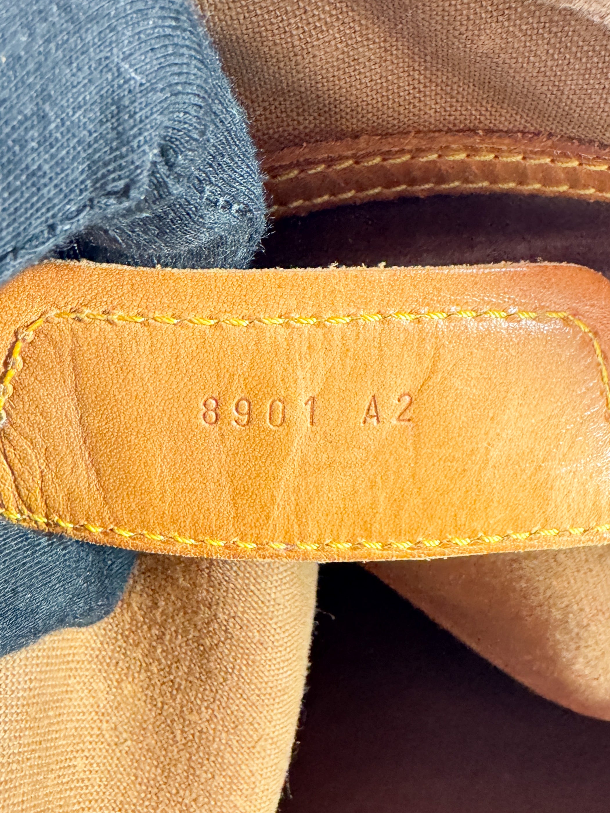 Louis Vuitton monogram Ballad bag 8901A2