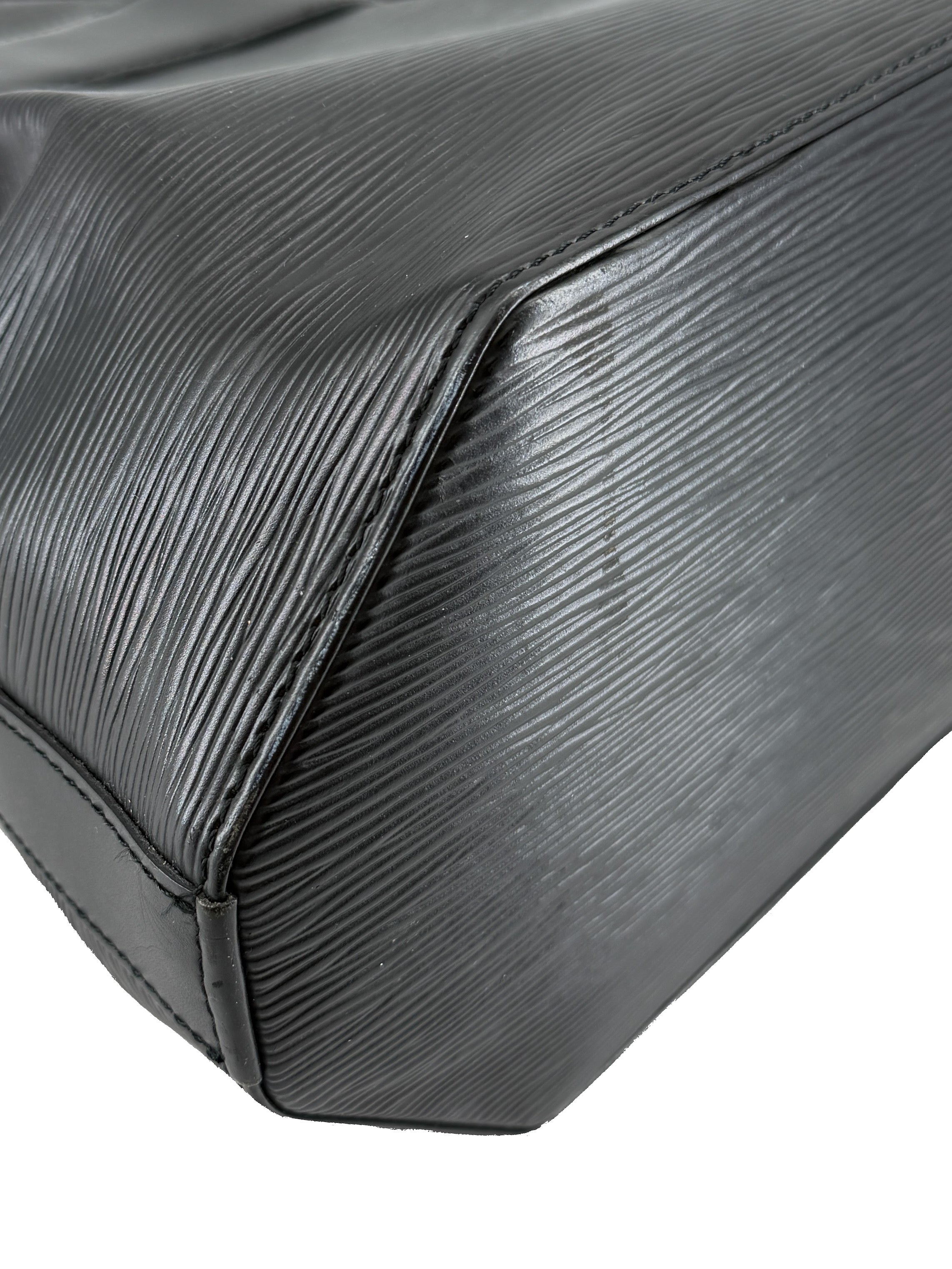 Louis Vuitton black epi Sac D'Epaule PM VI1918