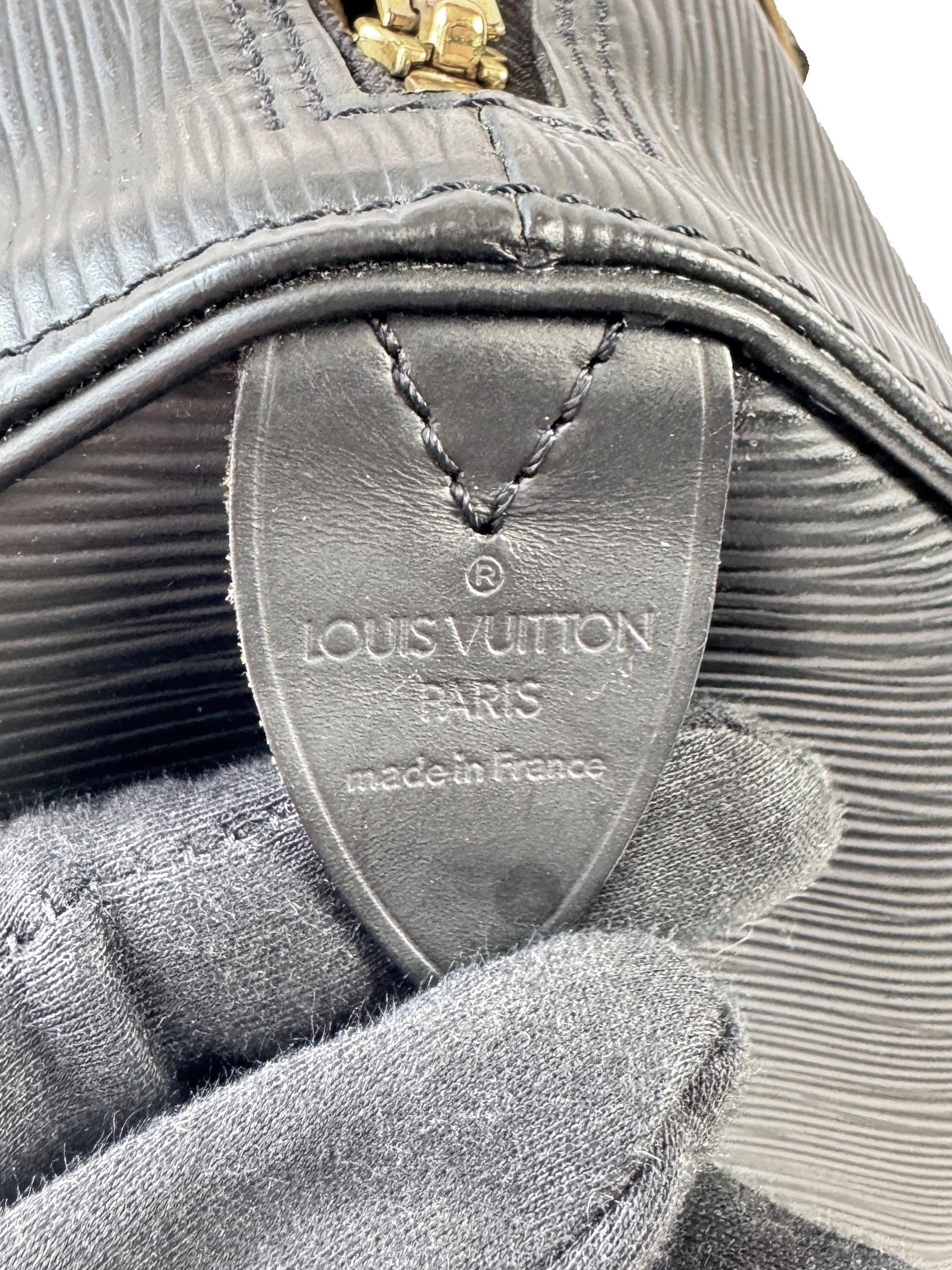 Louis Vuitton black epi speedy 25 SP0035