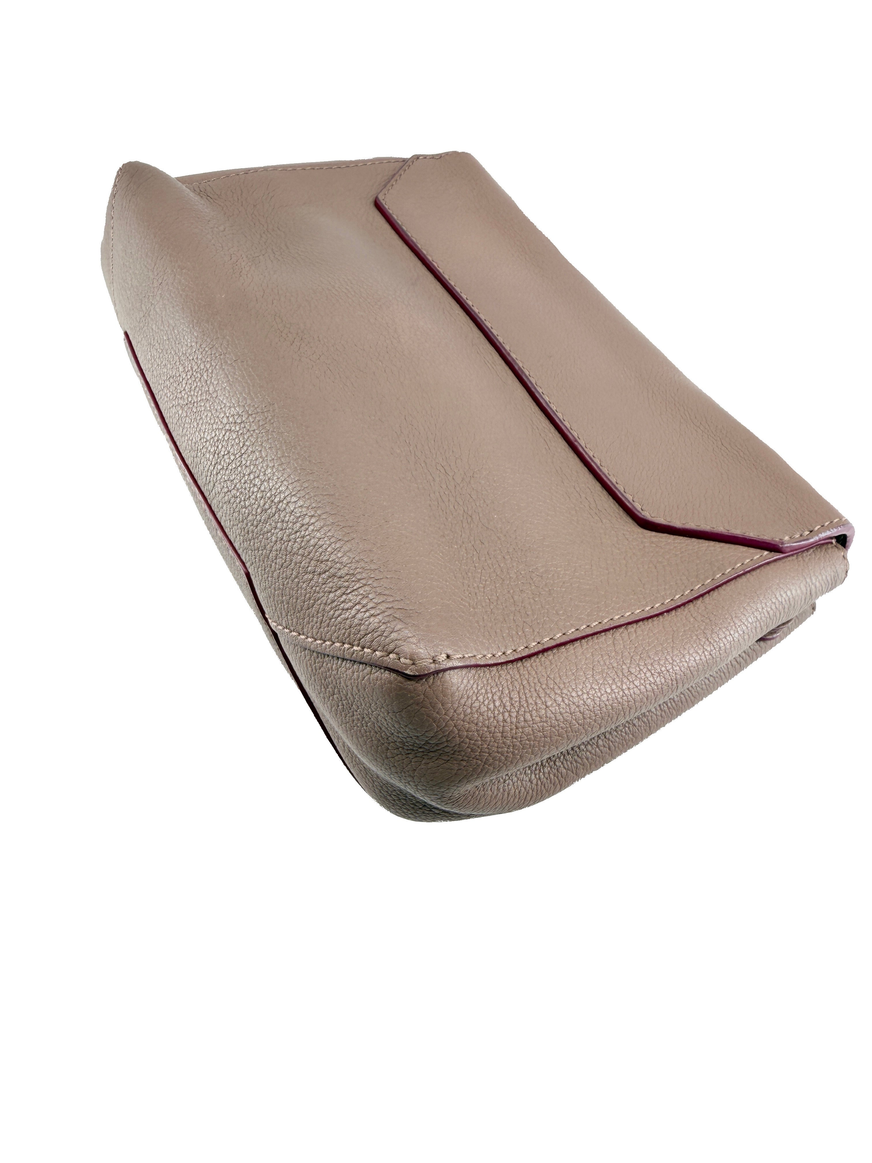 Louis Vuitton taupe Lockme II MM FL4140