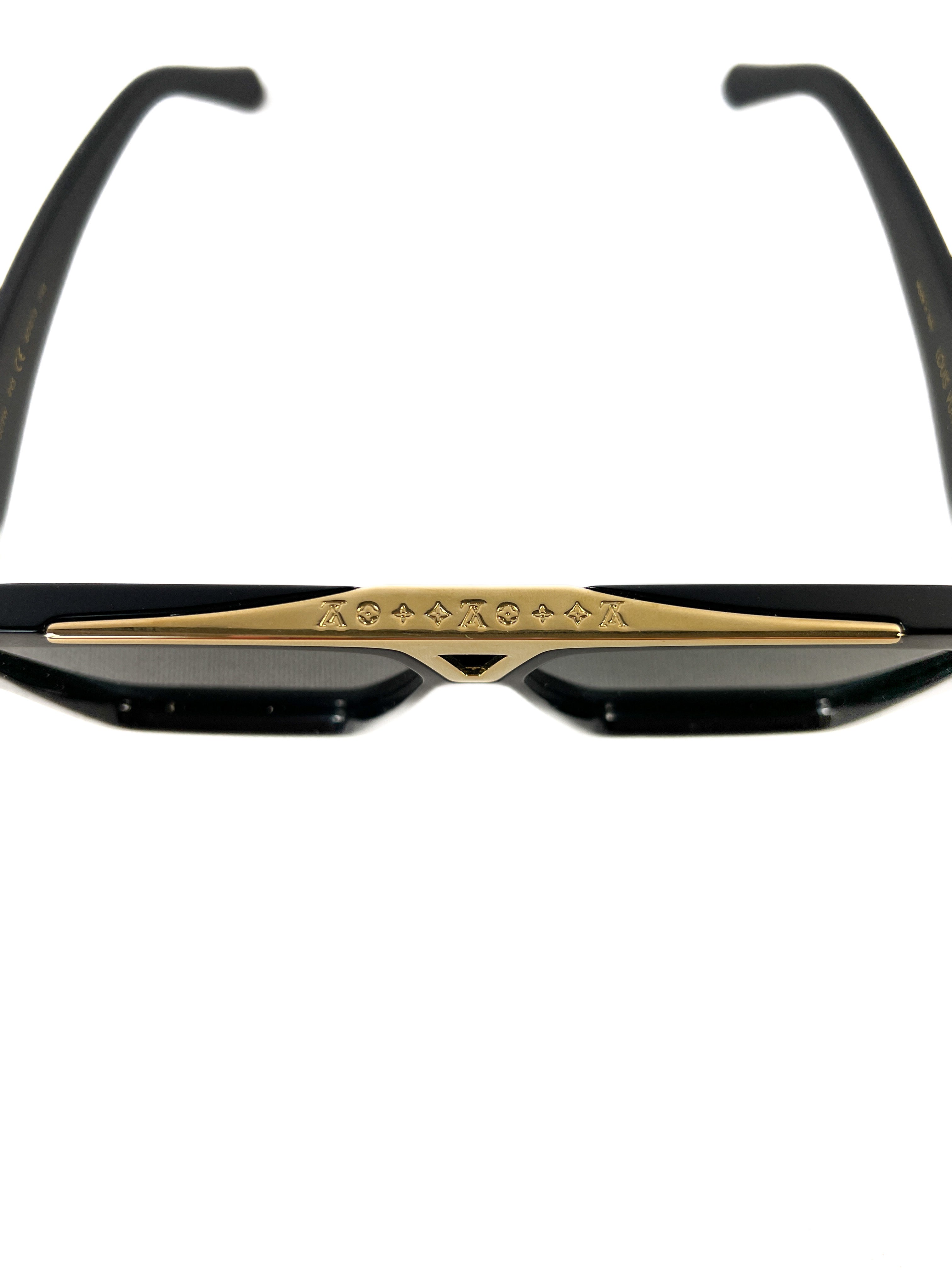 Louis Vuitton black 1.1 Evidence sunglasses NEW