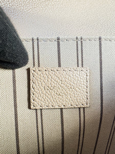 Louis Vuitton Pochette Metis turtledove empreinte leather NFC