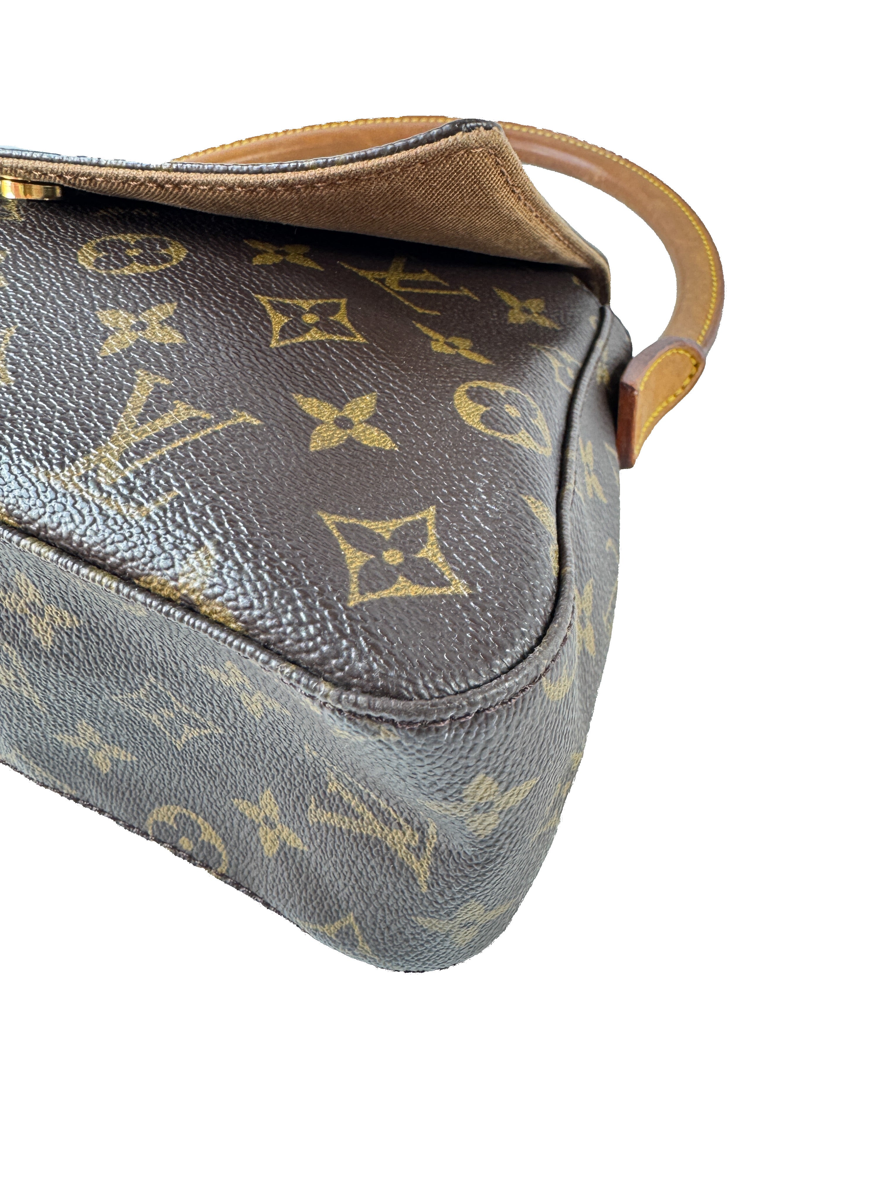 Louis Vuitton monogram Looping mini MI0022