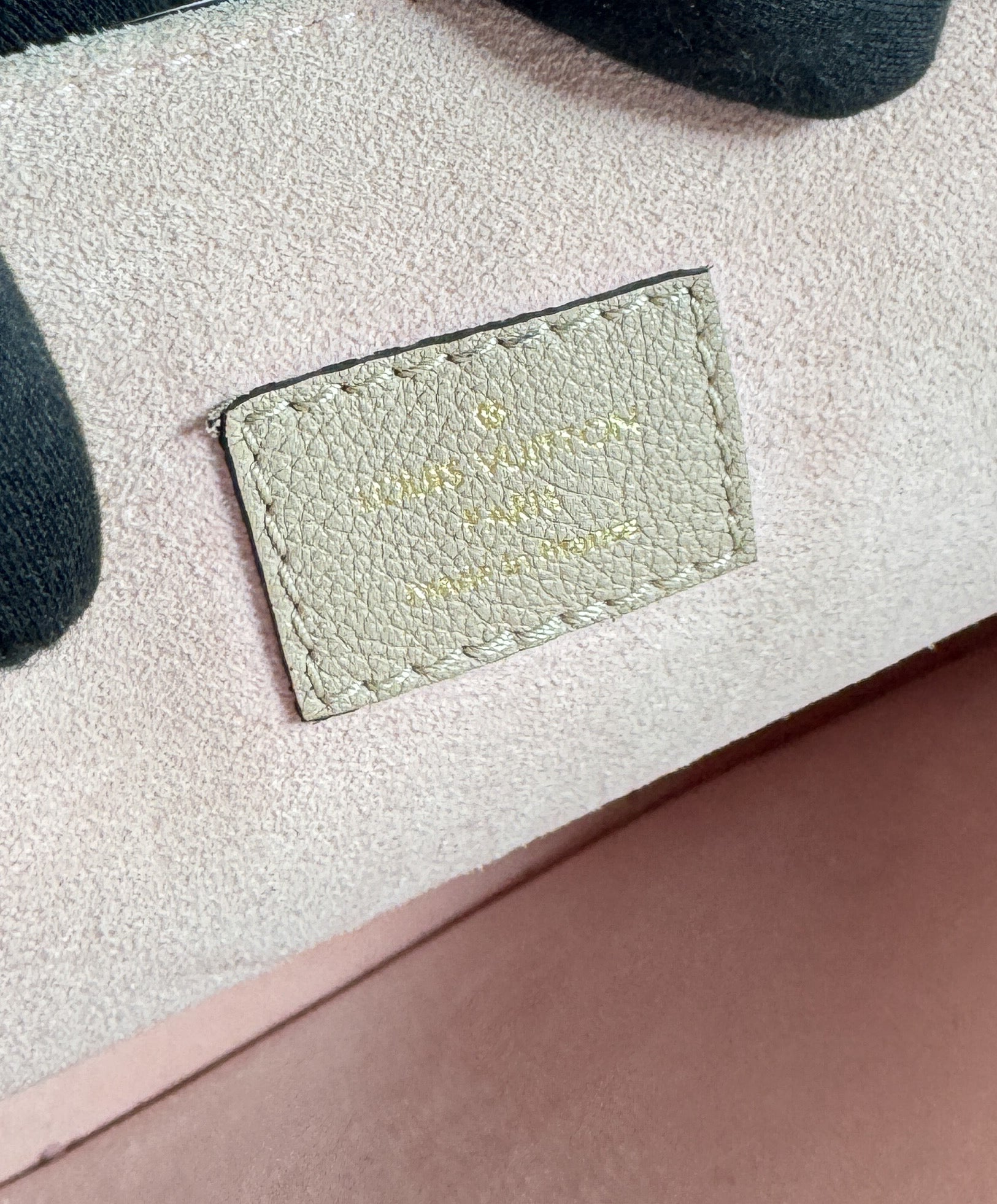 Louis Vuitton greige Lockme shopper (NFC)