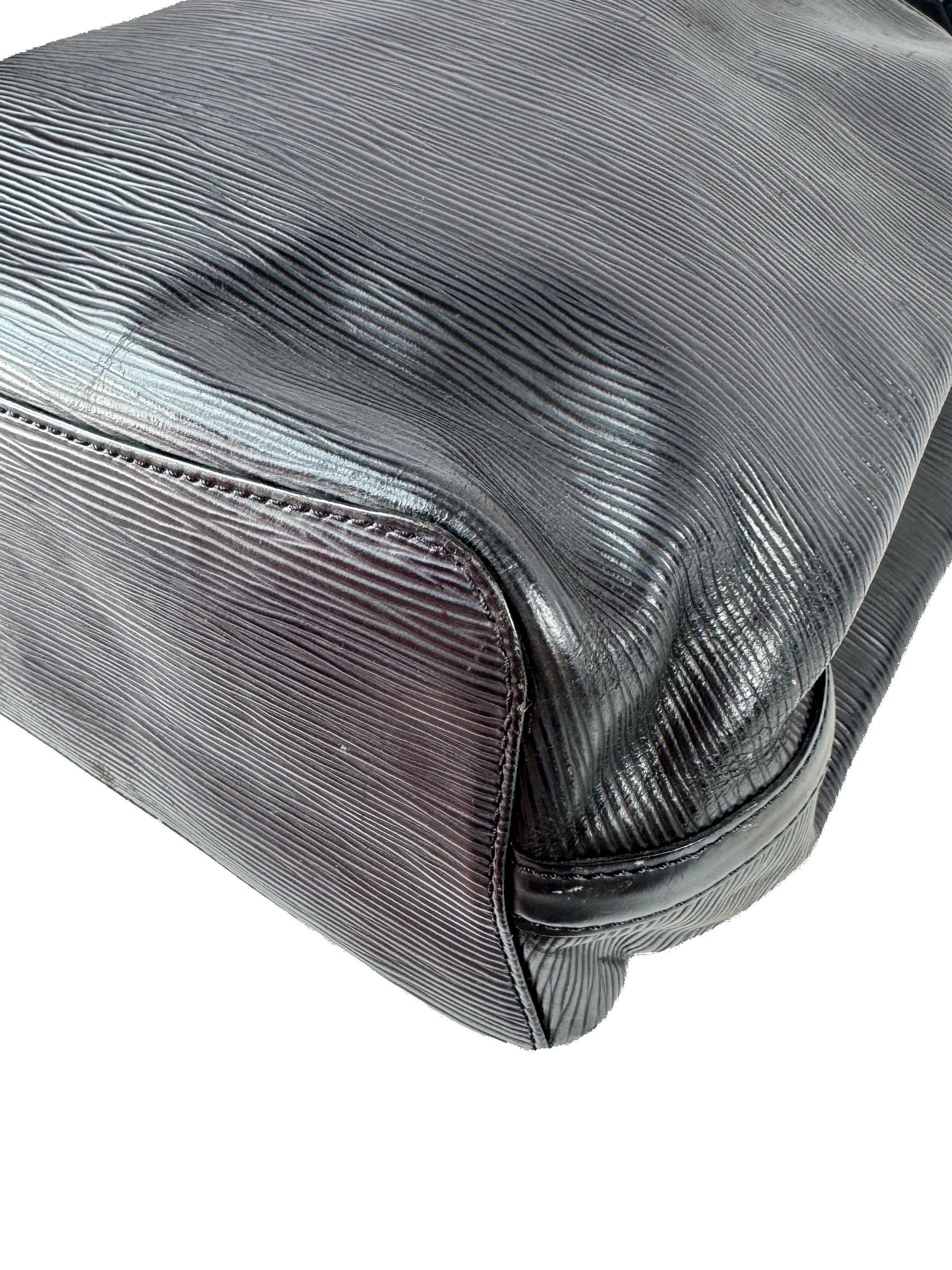 Louis Vuitton black Epi Mandala MM FL0065