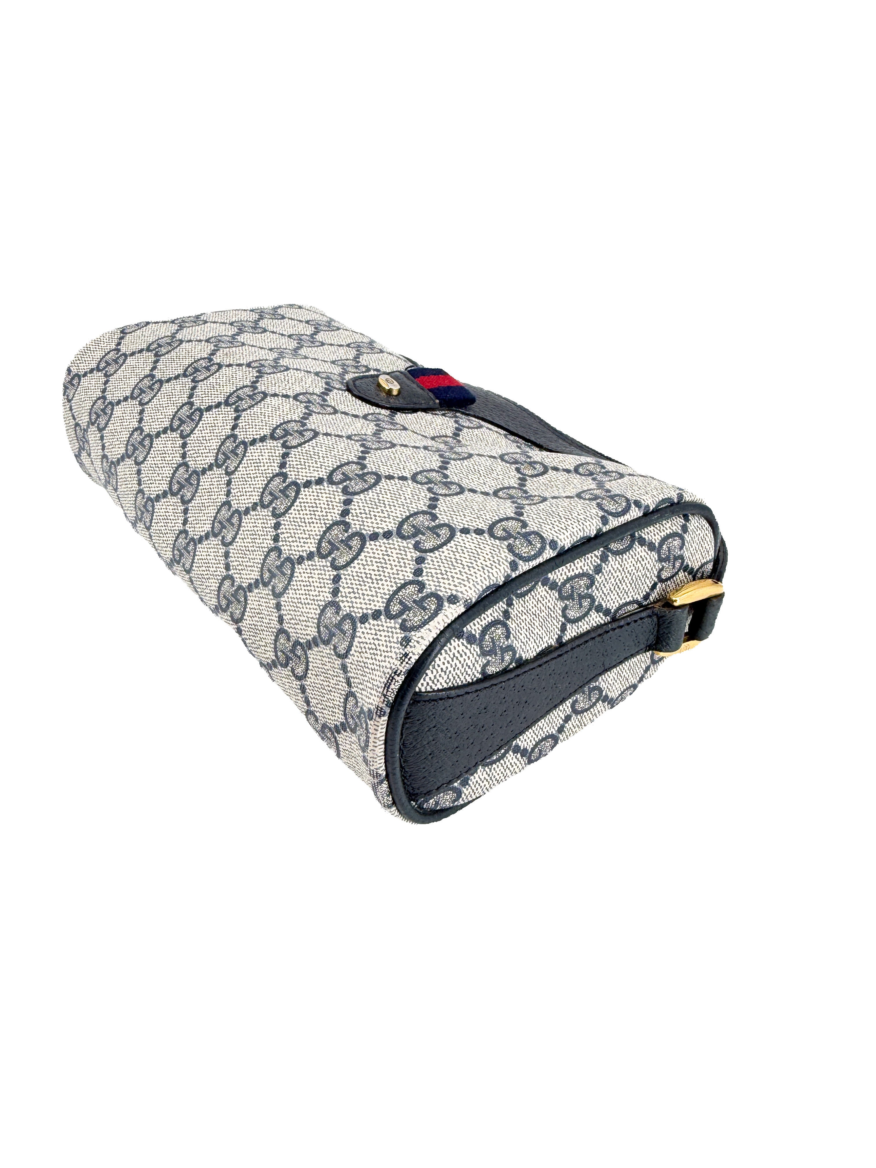 Gucci navy vintage sherry line crossbody 89-02-018