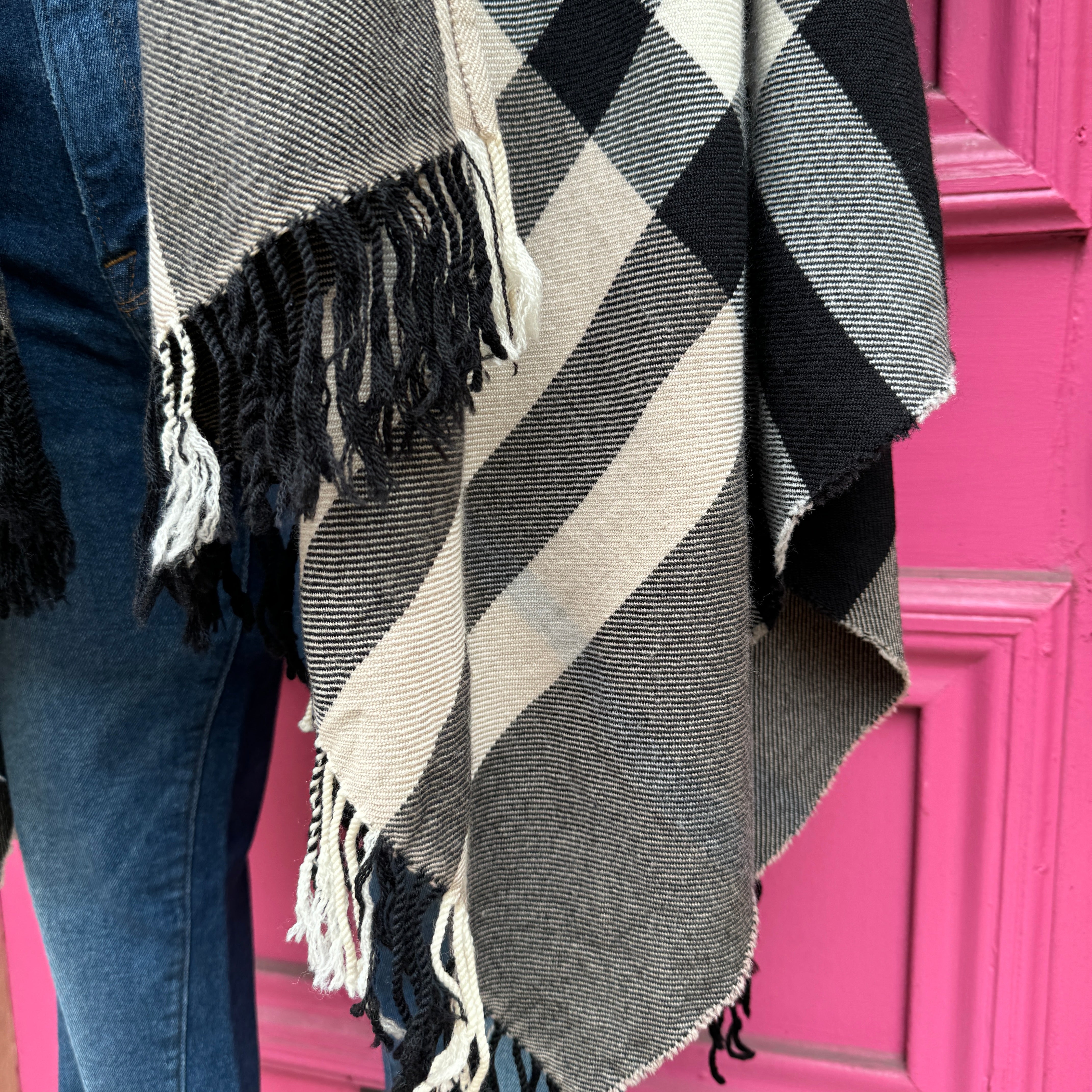 Burberry beige black blue lightweight plaid shawl one size