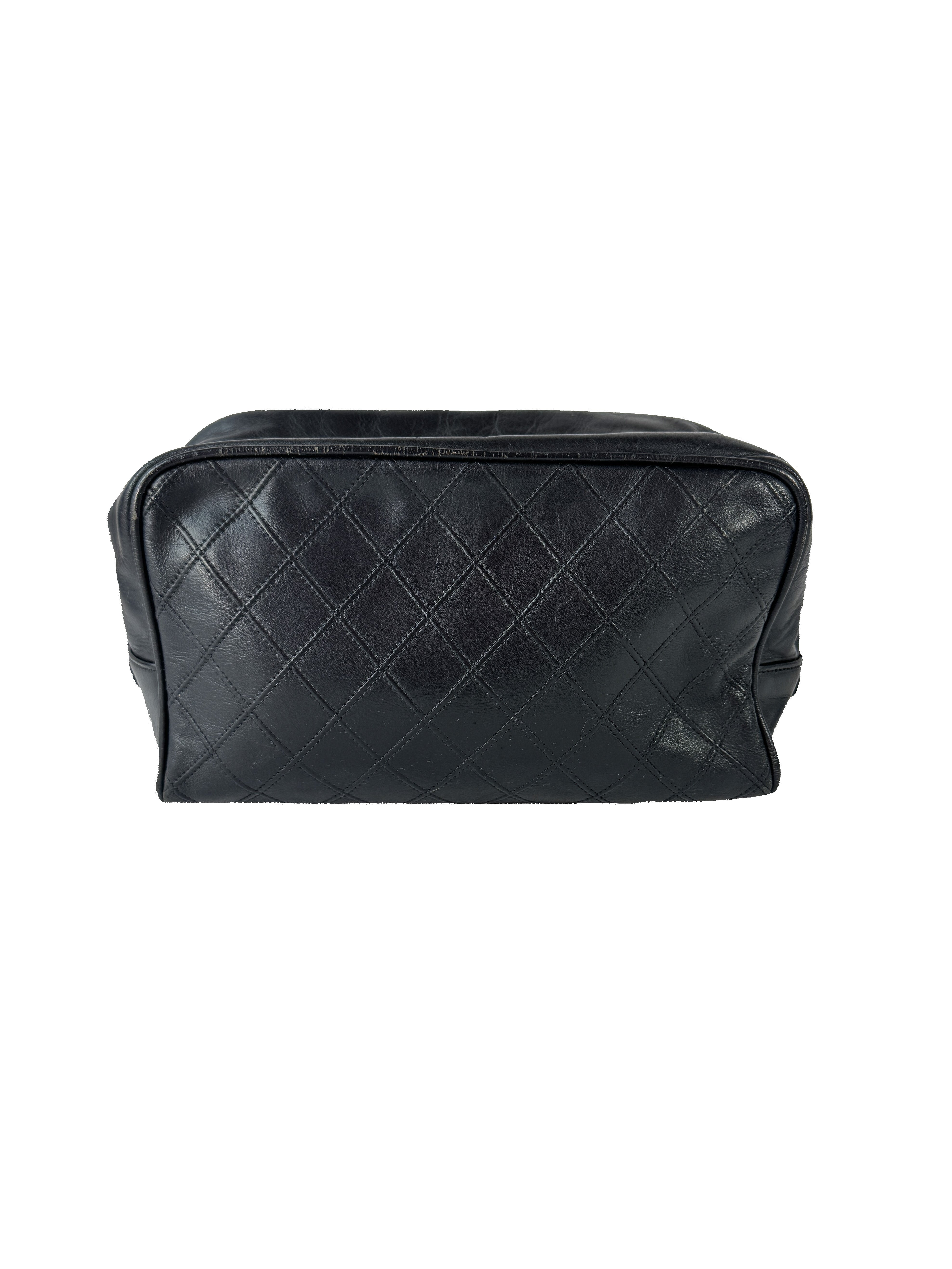 Chanel CC black diamond stitch leather zip case 1077012