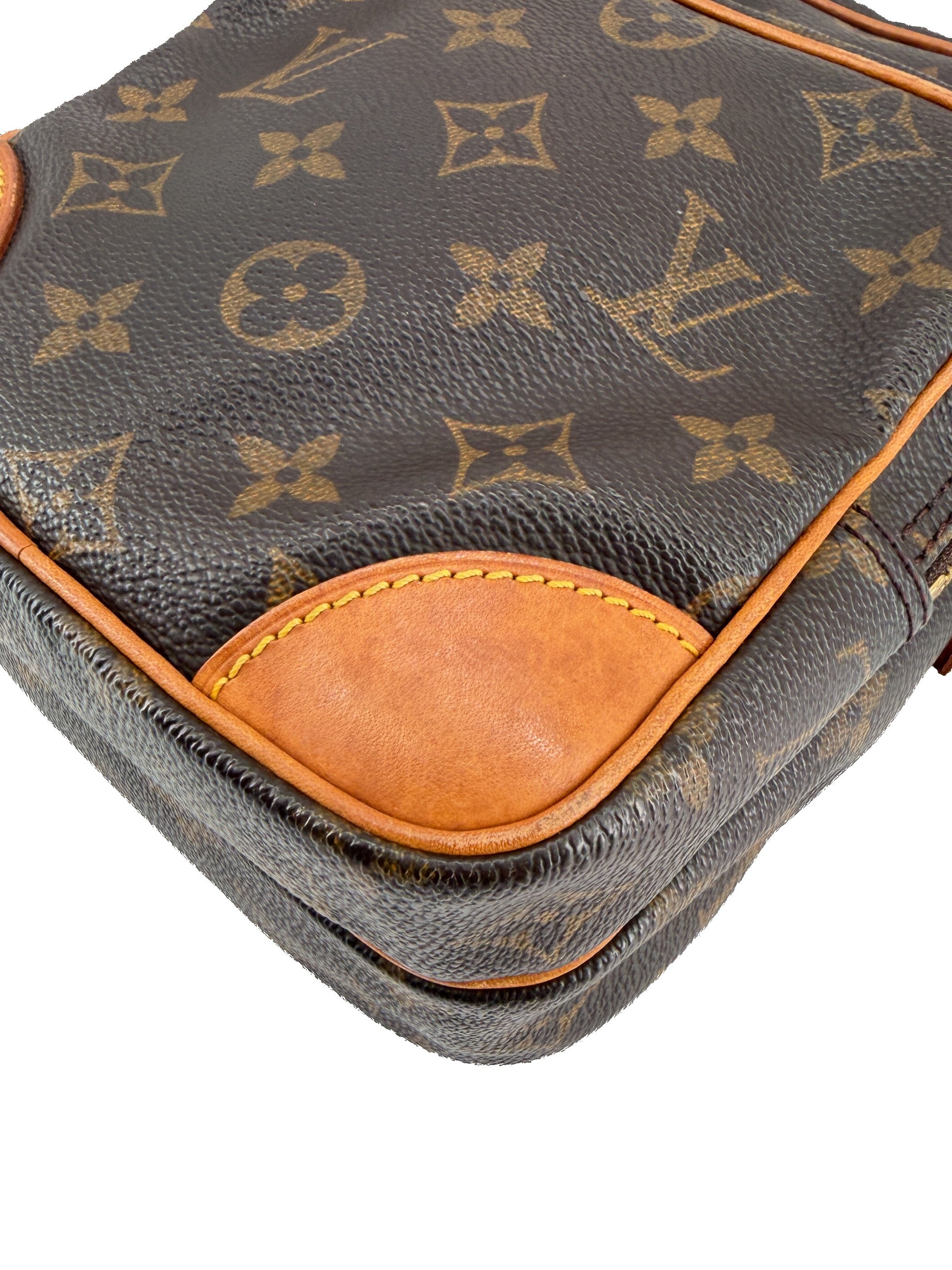 Louis Vuitton monogram Amazon AR0020