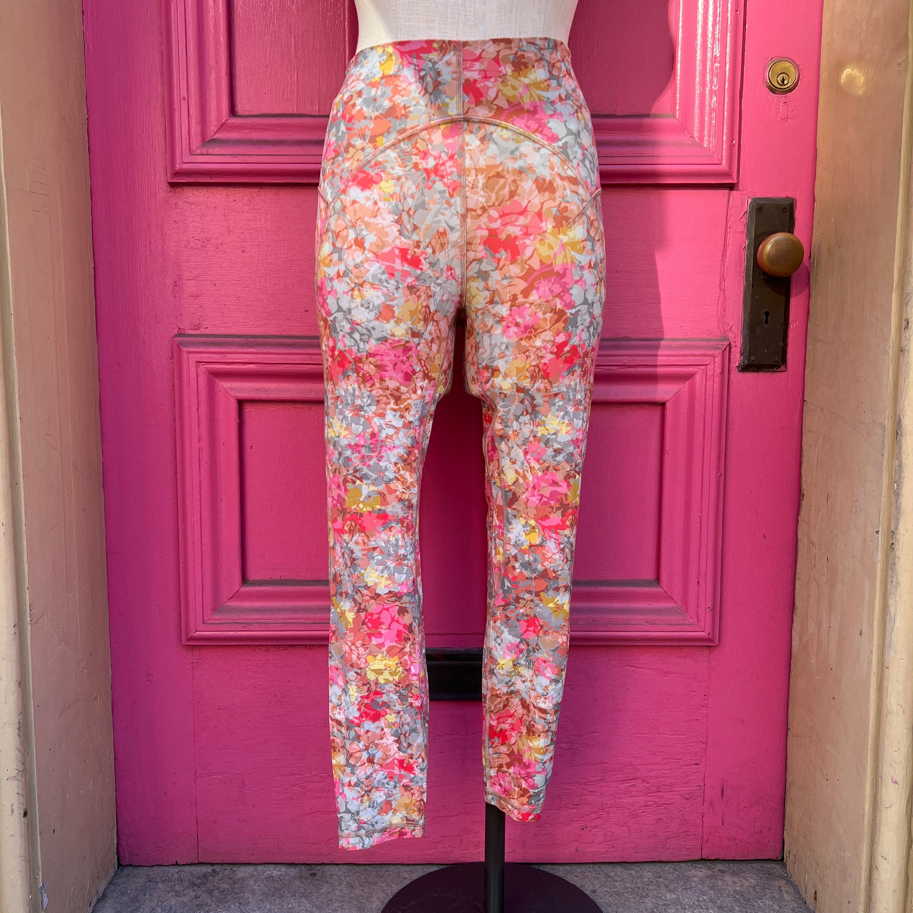 Lululemon pink gray multi color leggings size 6