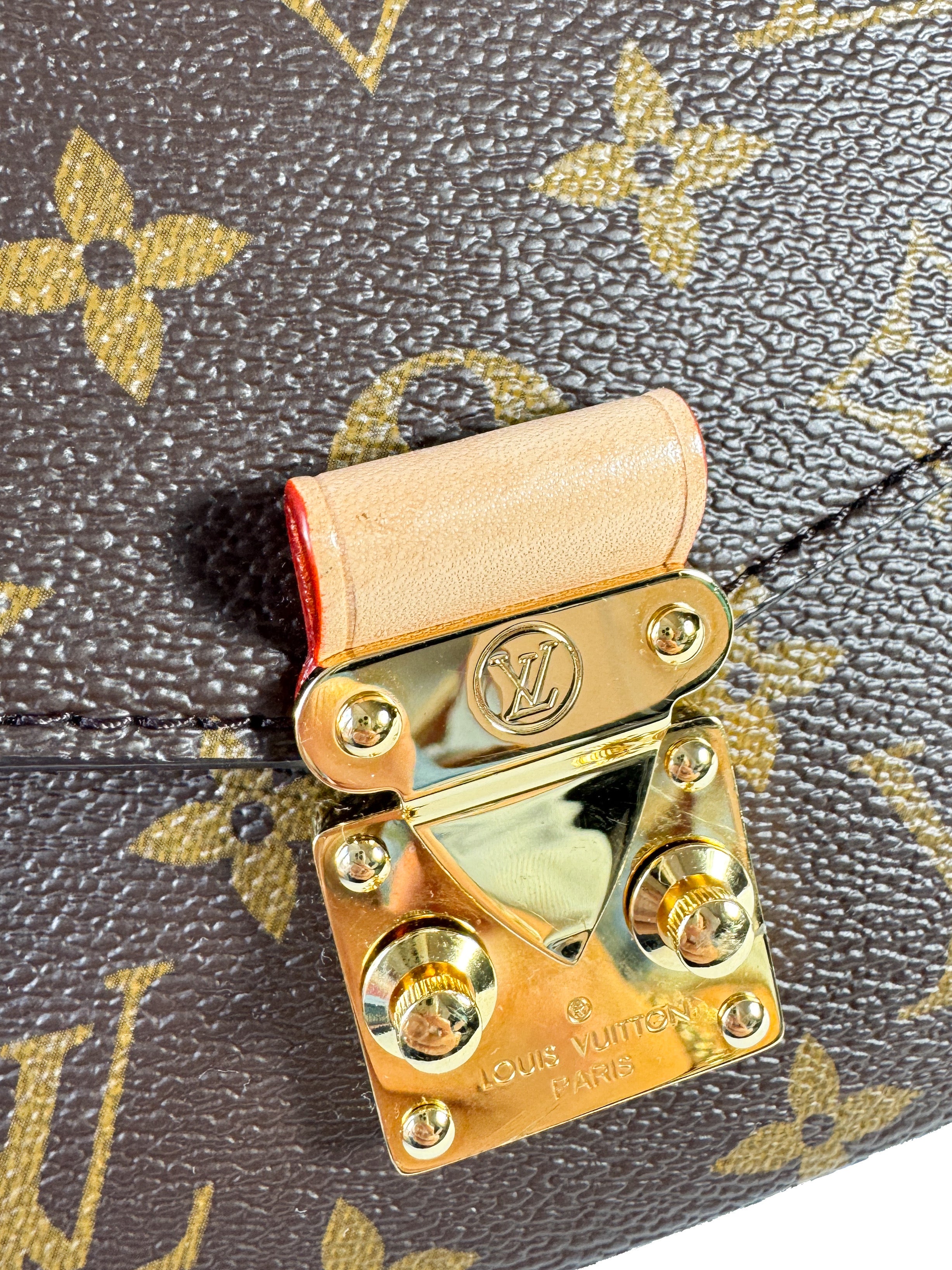 Louis Vuitton monogram pochette metis east west NFC