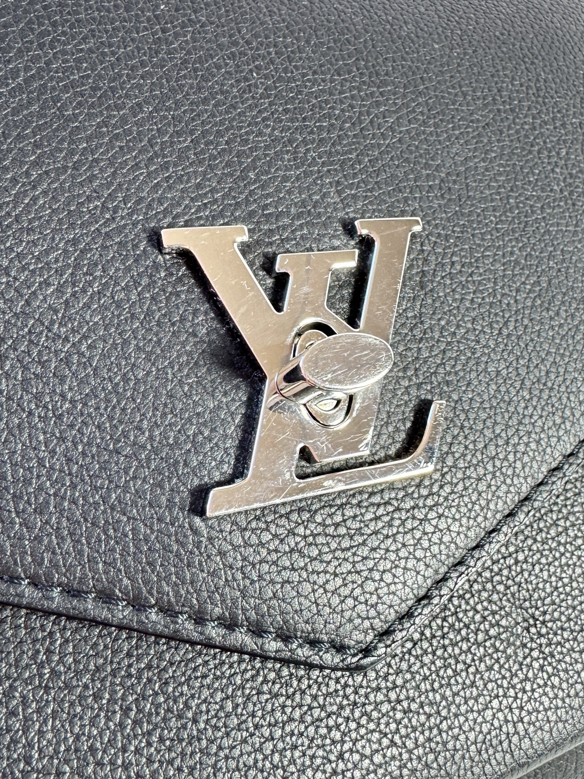 Louis Vuitton black leather mylockme chain BB calfskin bag  BE0221