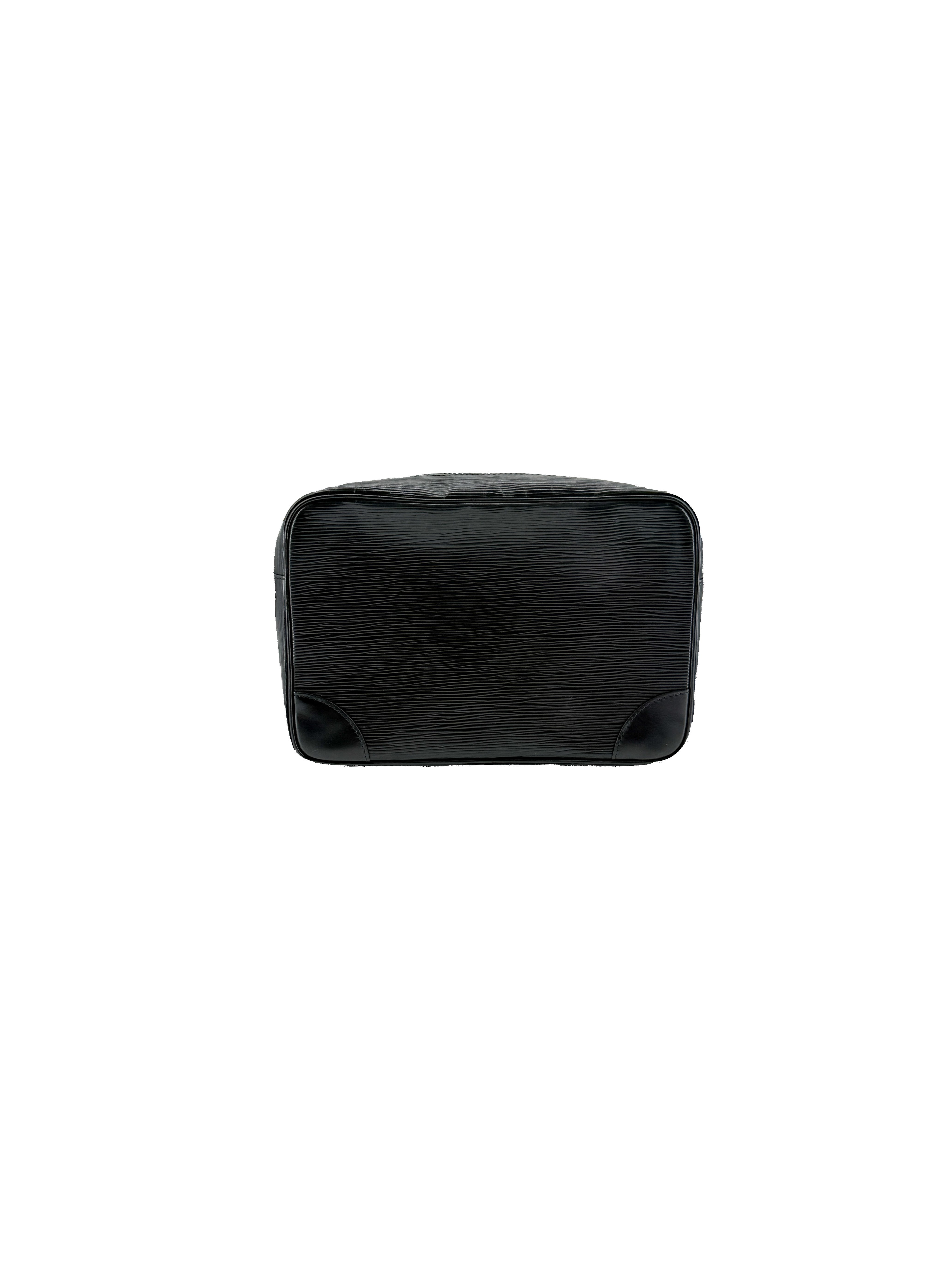 Louis Vuitton black epi trocadero 27 MI0950