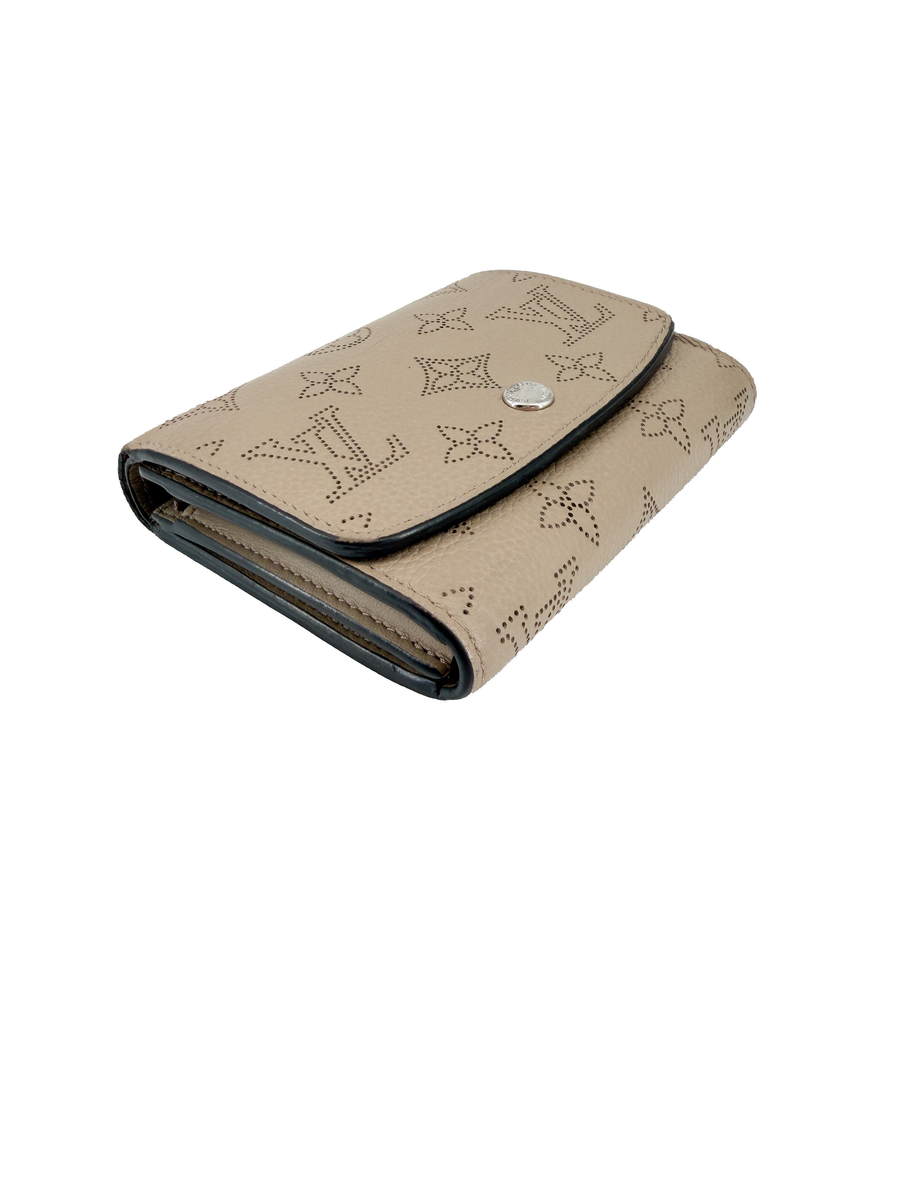Louis Vuitton beige (Galet) mahina Iris XS wallet