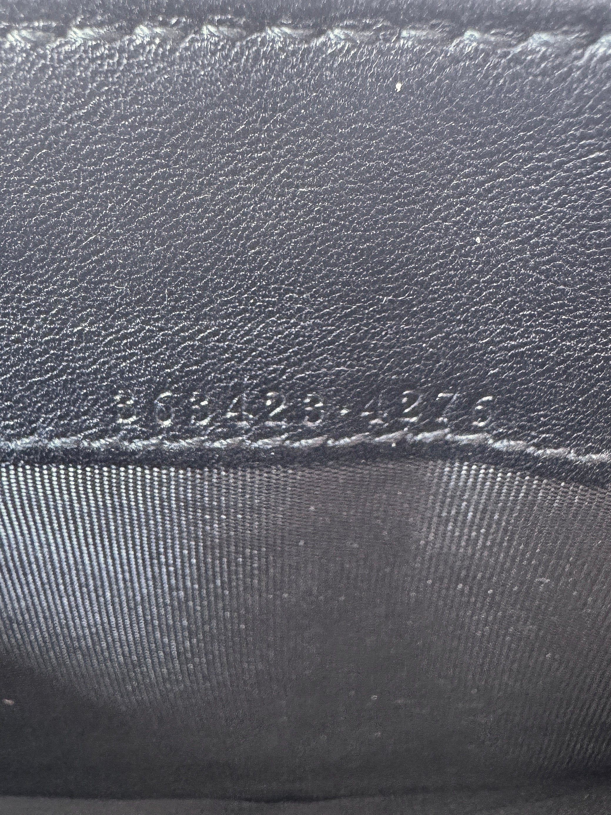 Gucci black leather GG zip around wallet 363423-4276