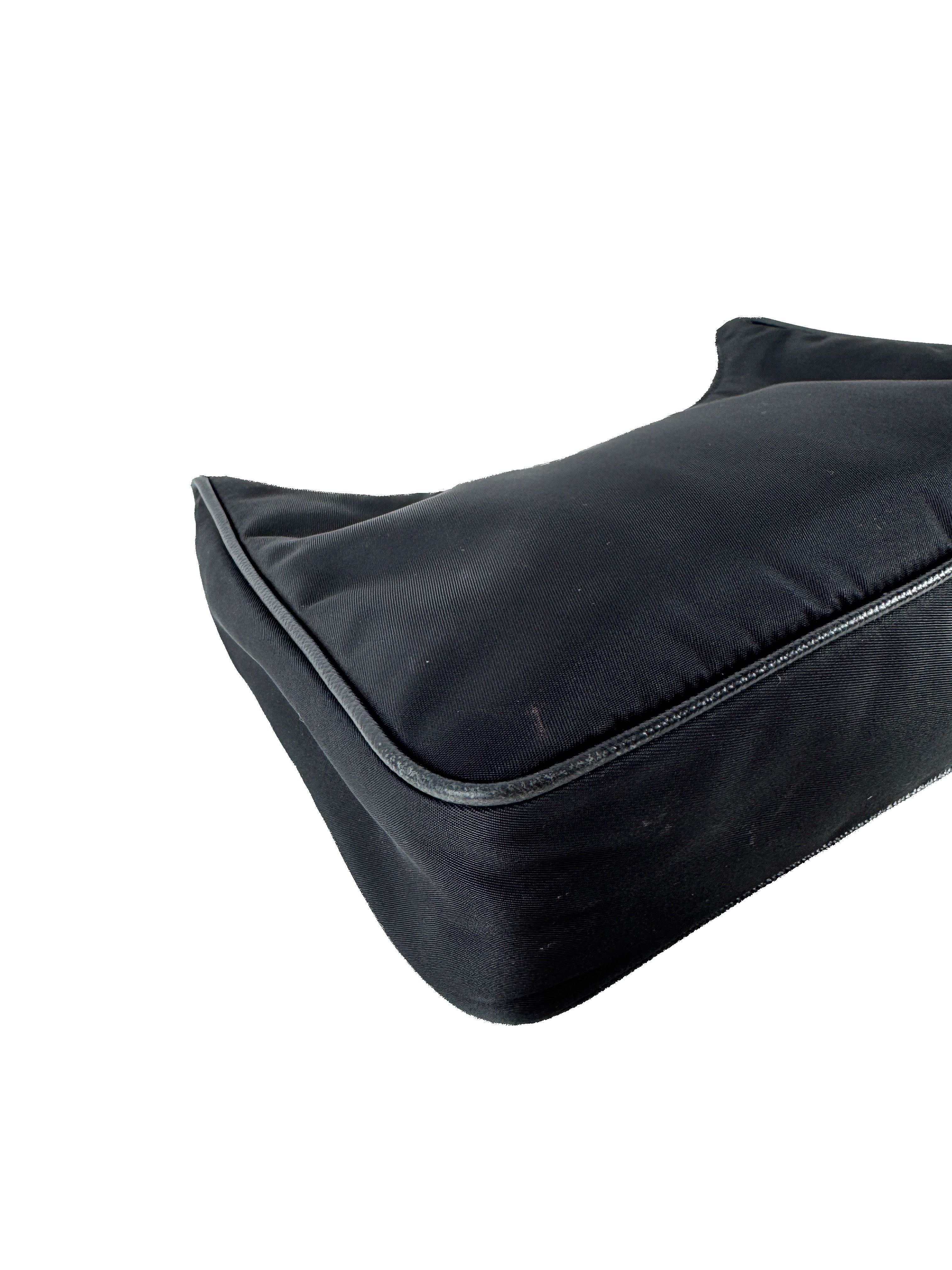 Prada black Re-Edition 2005 small Tessuto shoulder bag 31