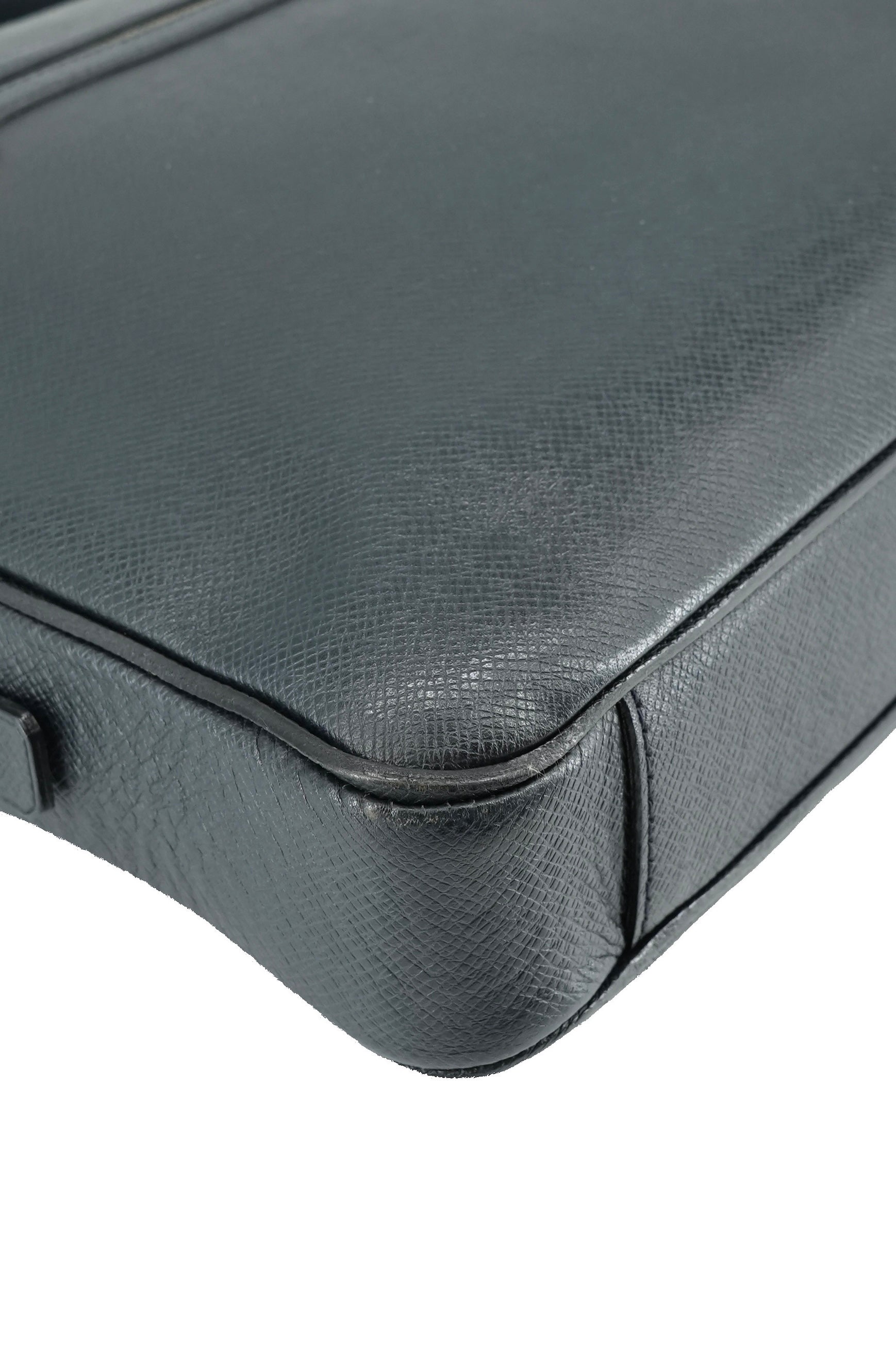 Louis Vuitton navy taiga leather briefcase RI1112