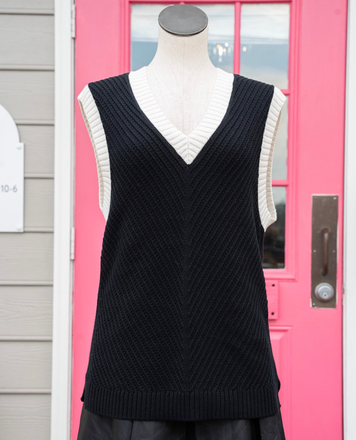 Talbots black white knit sweater tank size L NWT