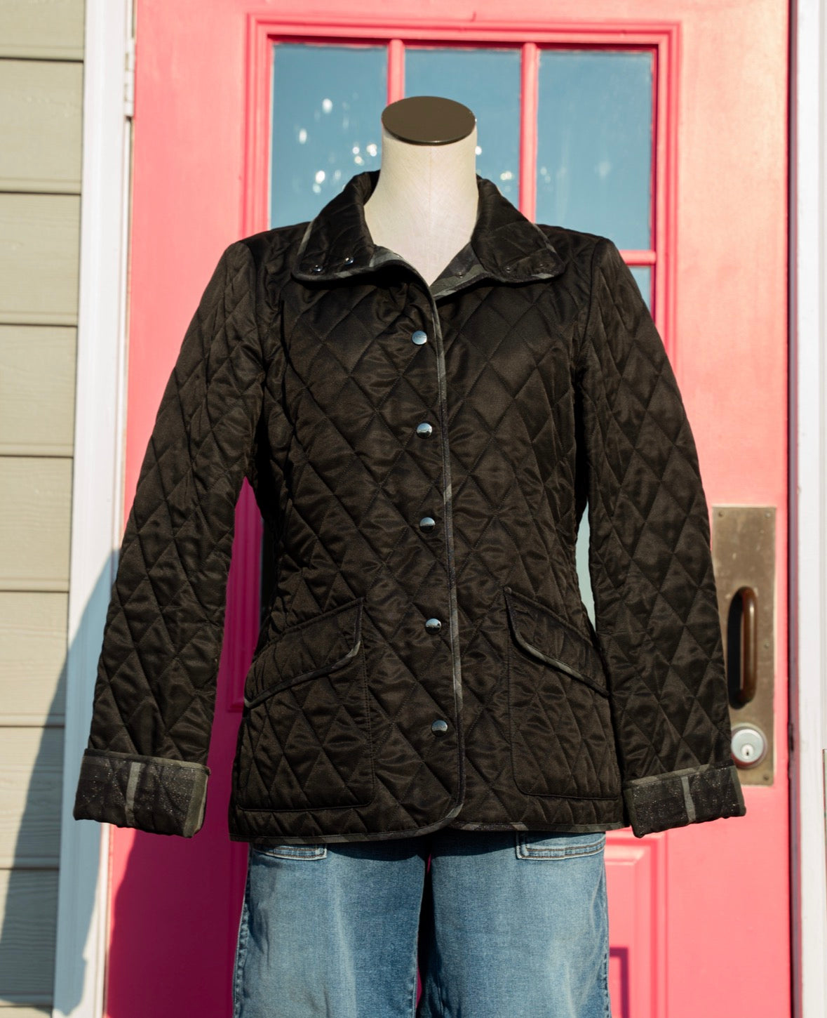 Burberry black gray plaid lightweight quilted jacket size M