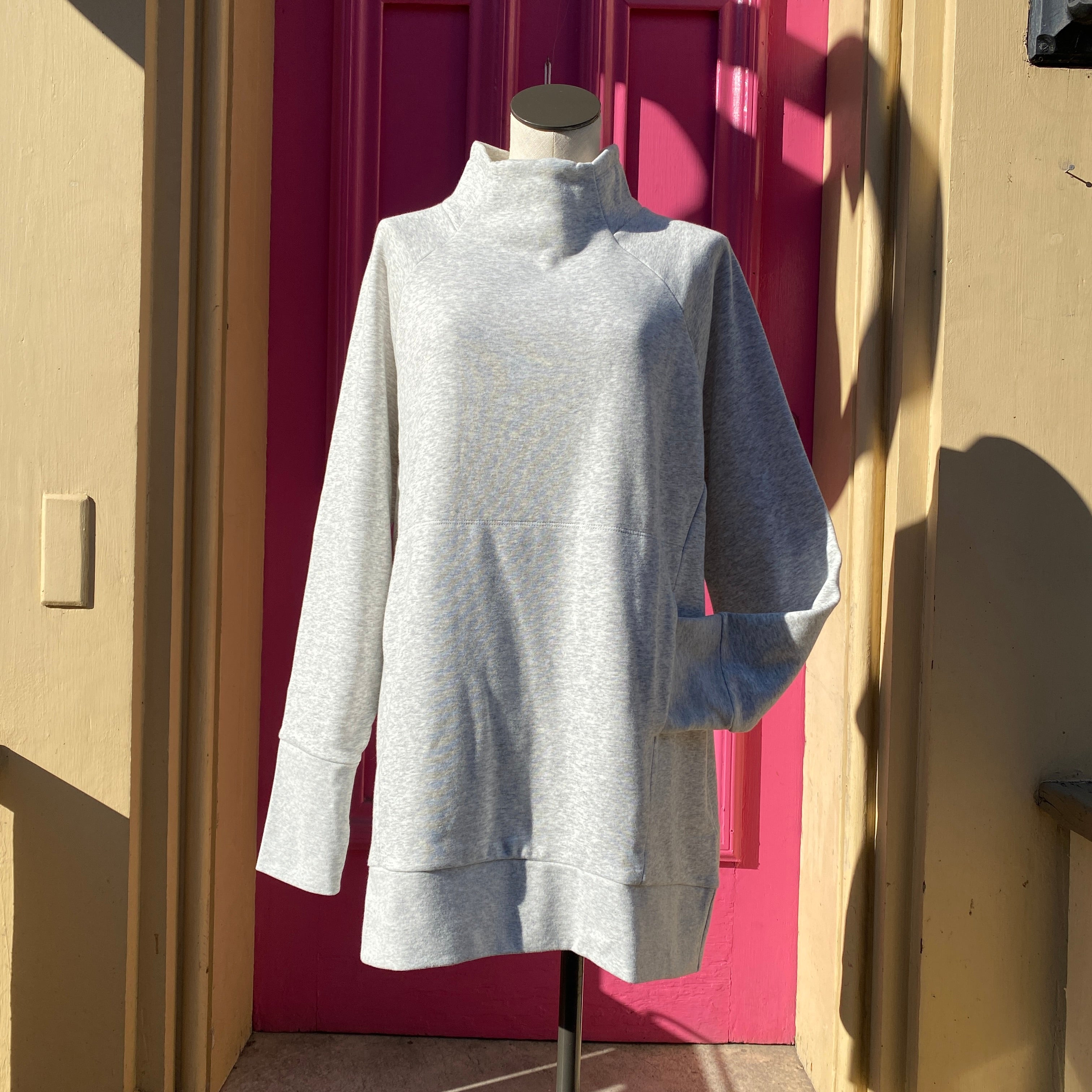 Fabletics light gray funnel neck tunic size 1X New With Tags