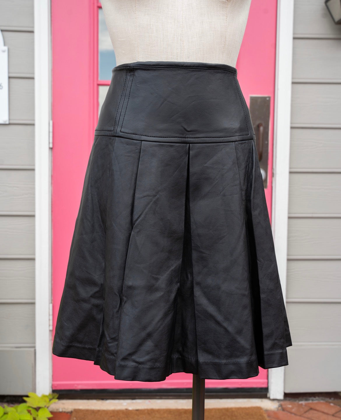 Michael Michael Kors black faux leather skirt size 10