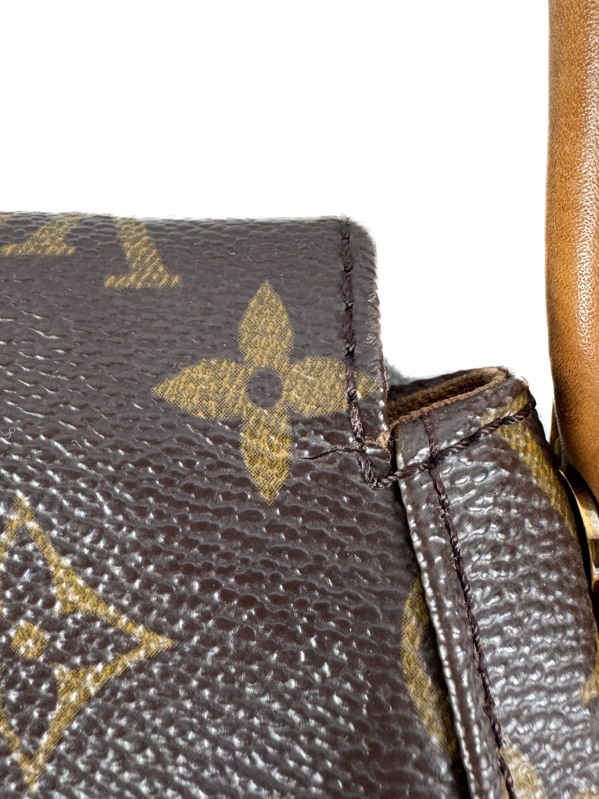 Louis Vuitton monogram Looping mini MI0022