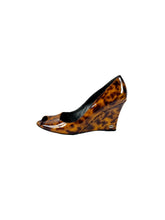 Gucci patent leather tortoise wedges size 7