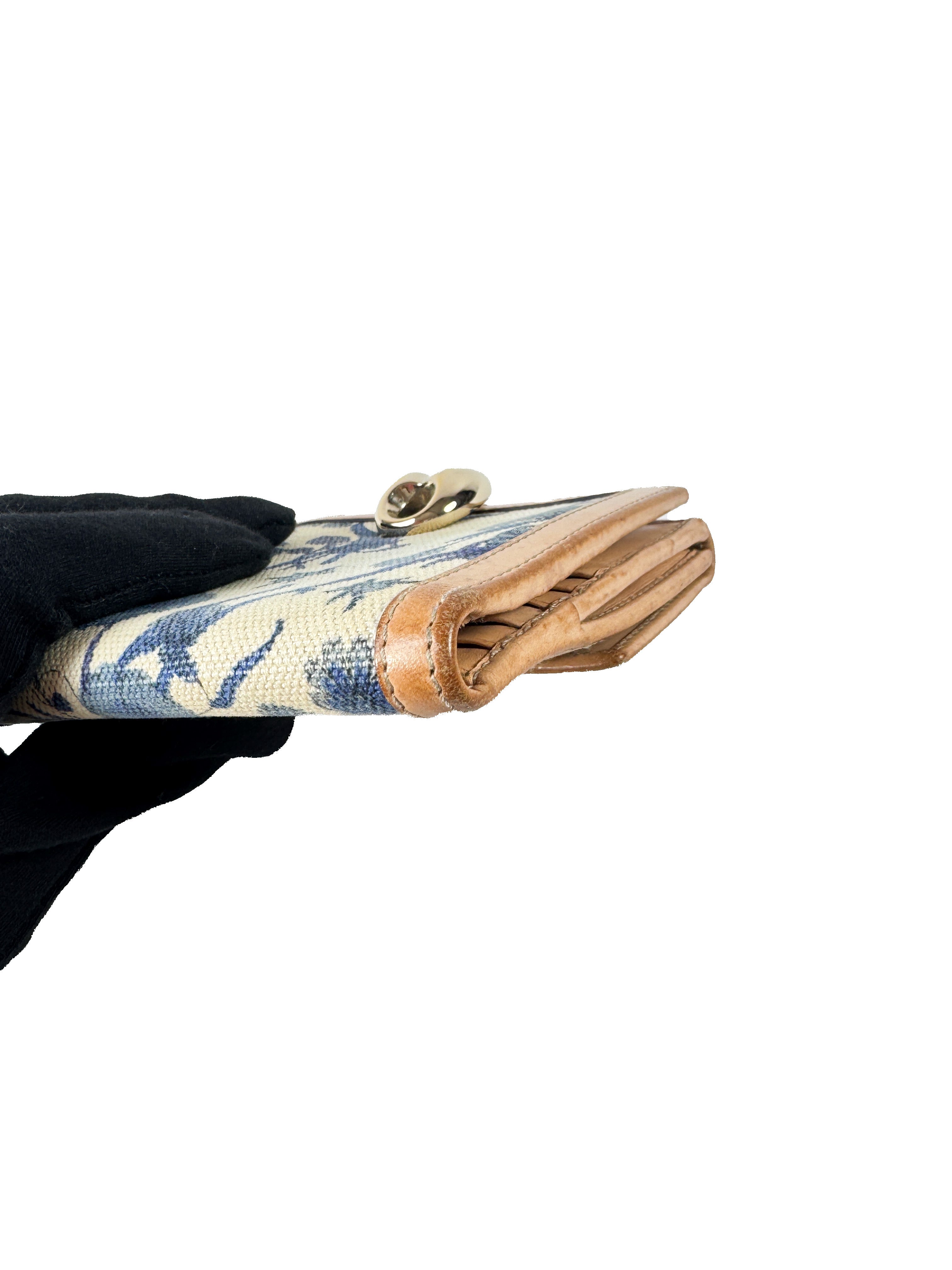 Gucci wave blue floral compact wallet 159917-2118