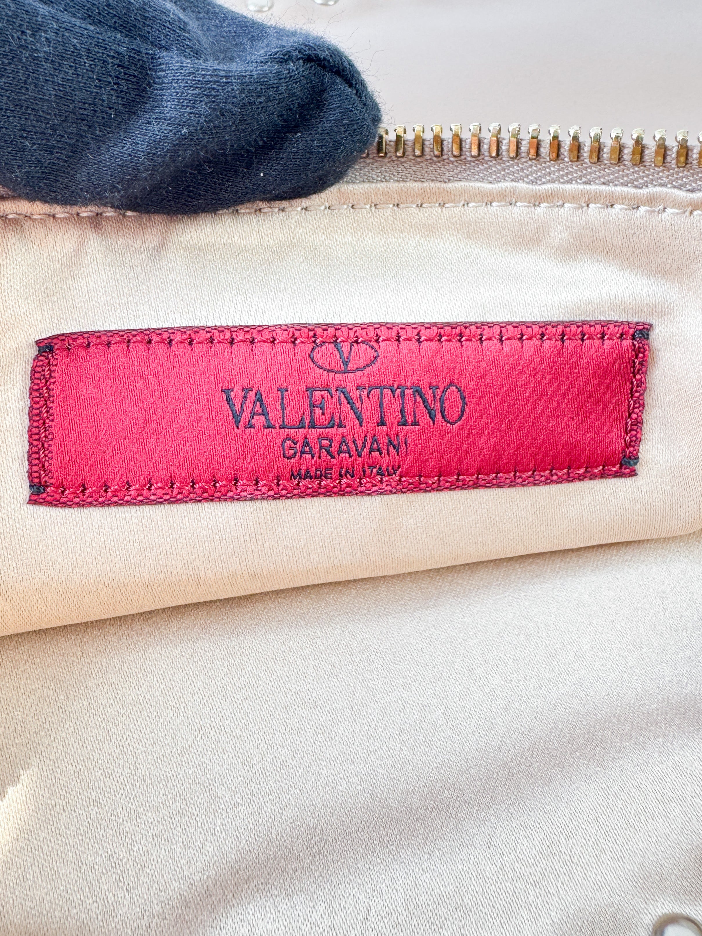 Valentino Garavani beige leather Rockstud clutch/pouch  PE-K269B0L0