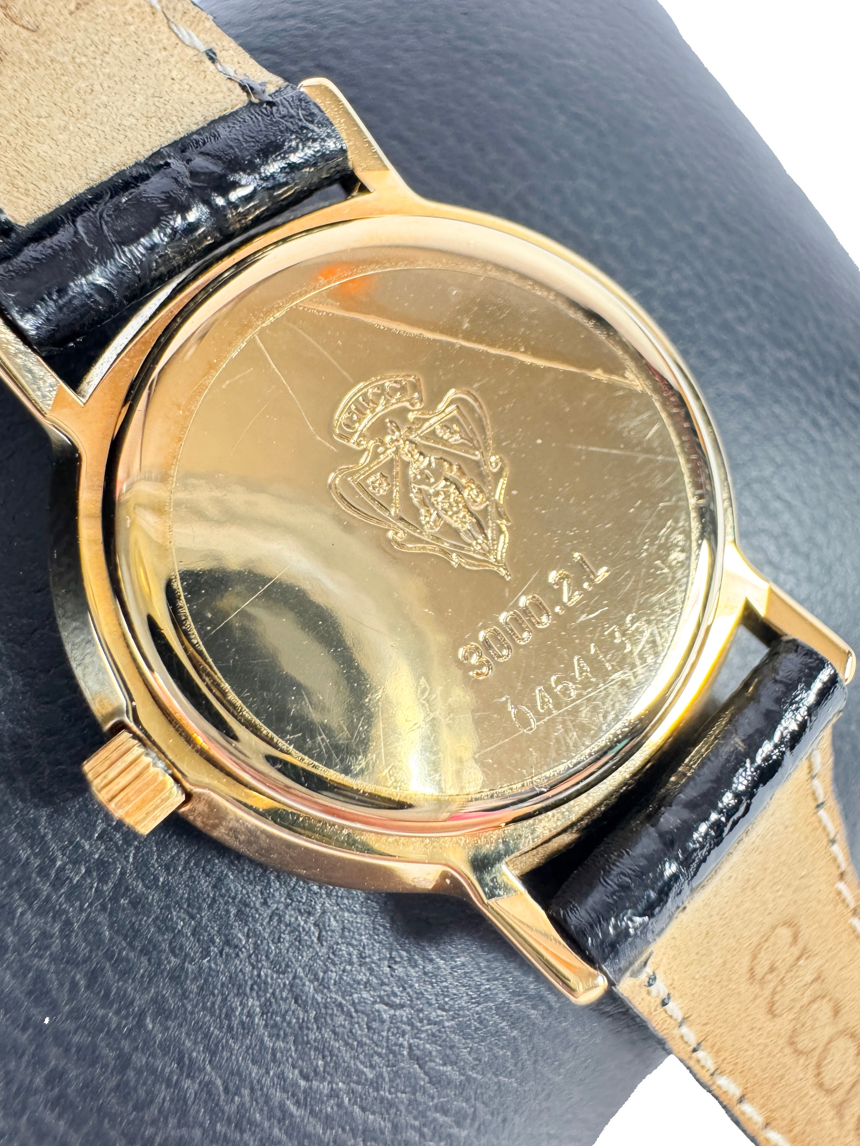 Gucci black/gold 3000.2.L 24mm watch 464136
