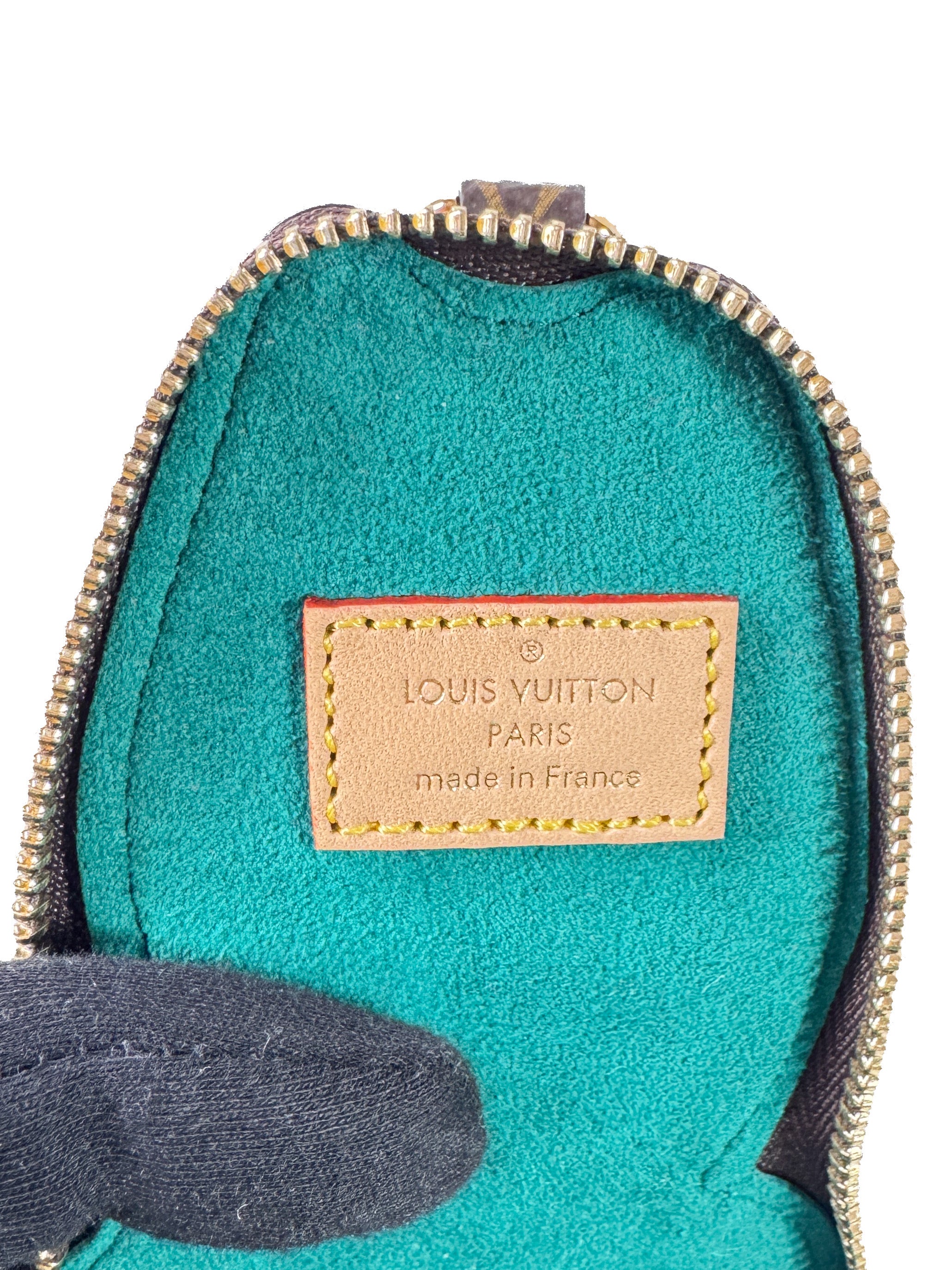 Louis Vuitton x Sun Yitian 2024 patent leather Animogram monogram rabbit keychain pouch (NFC)