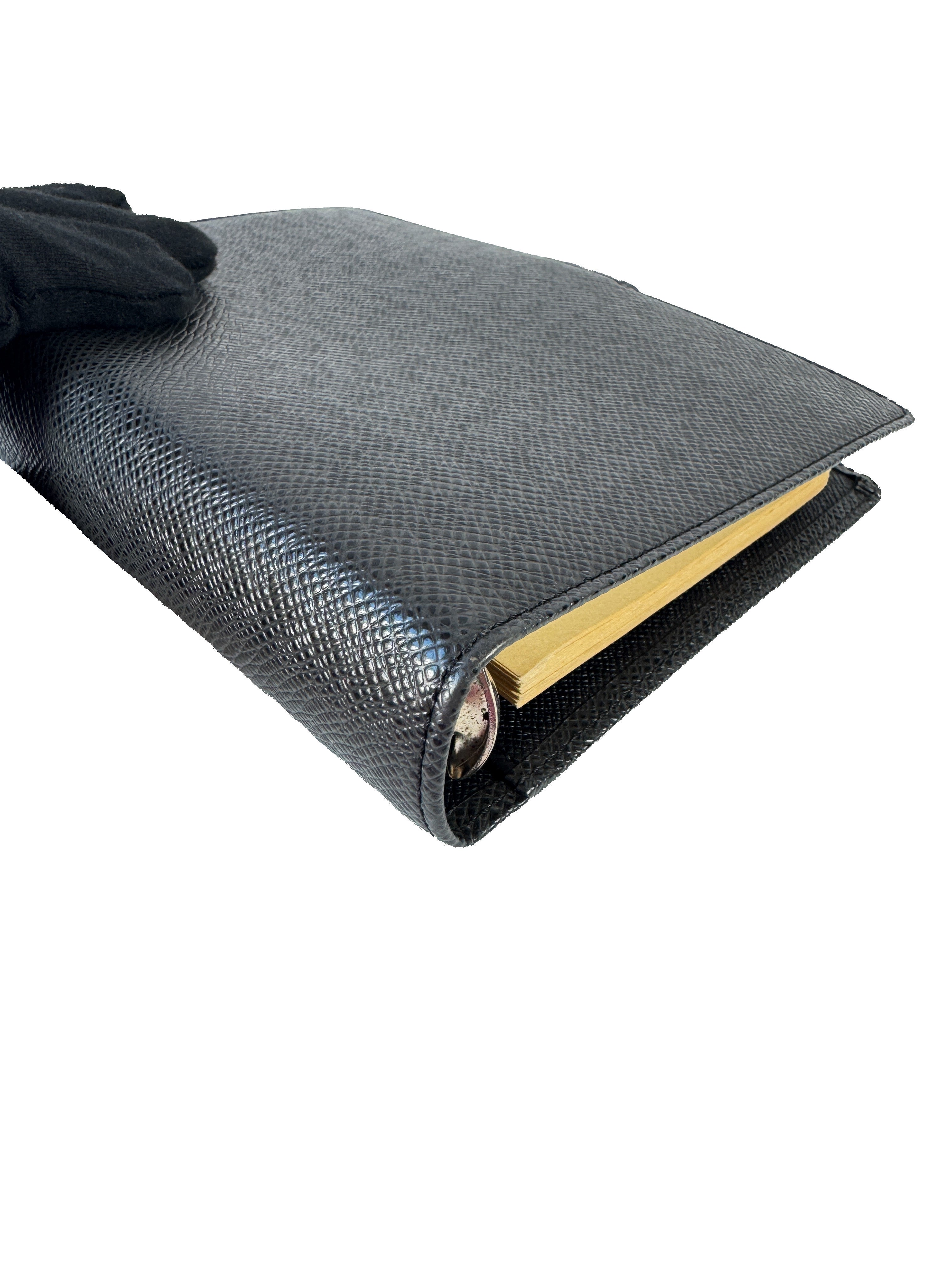Louis Vuitton black Taiga leather agenda MM SP0033