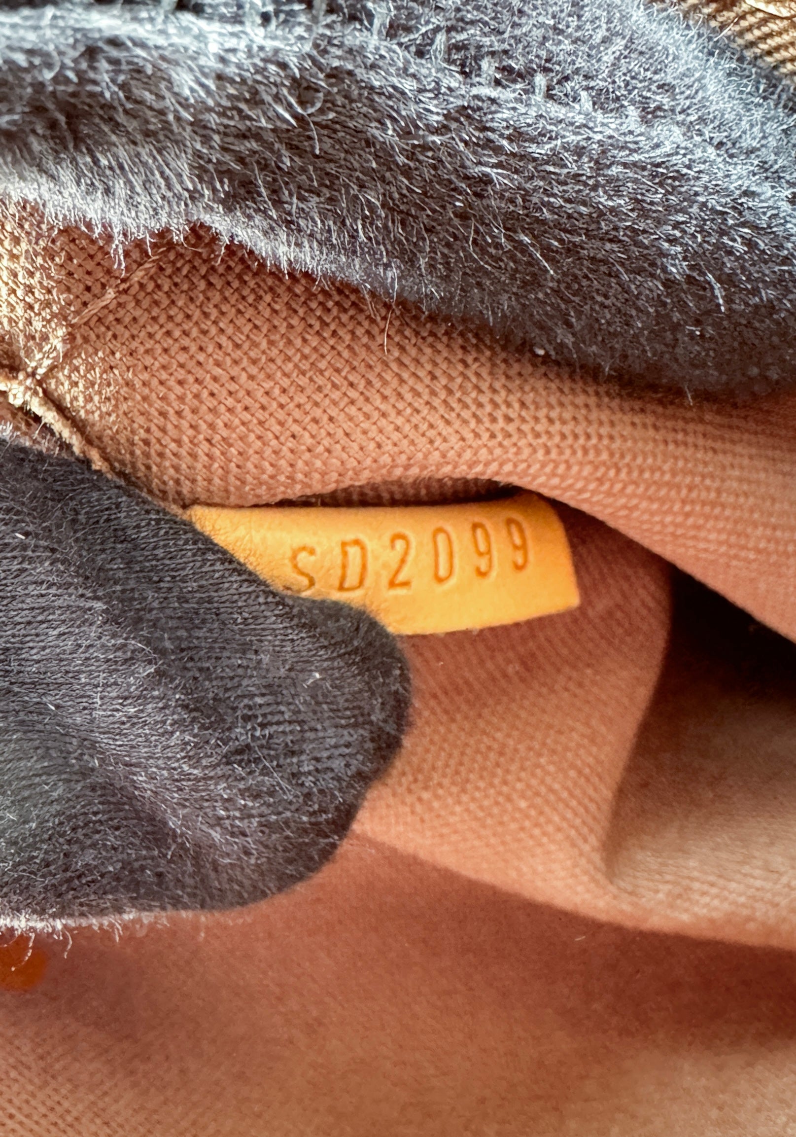 Louis Vuitton monogram Thames GM SD2099