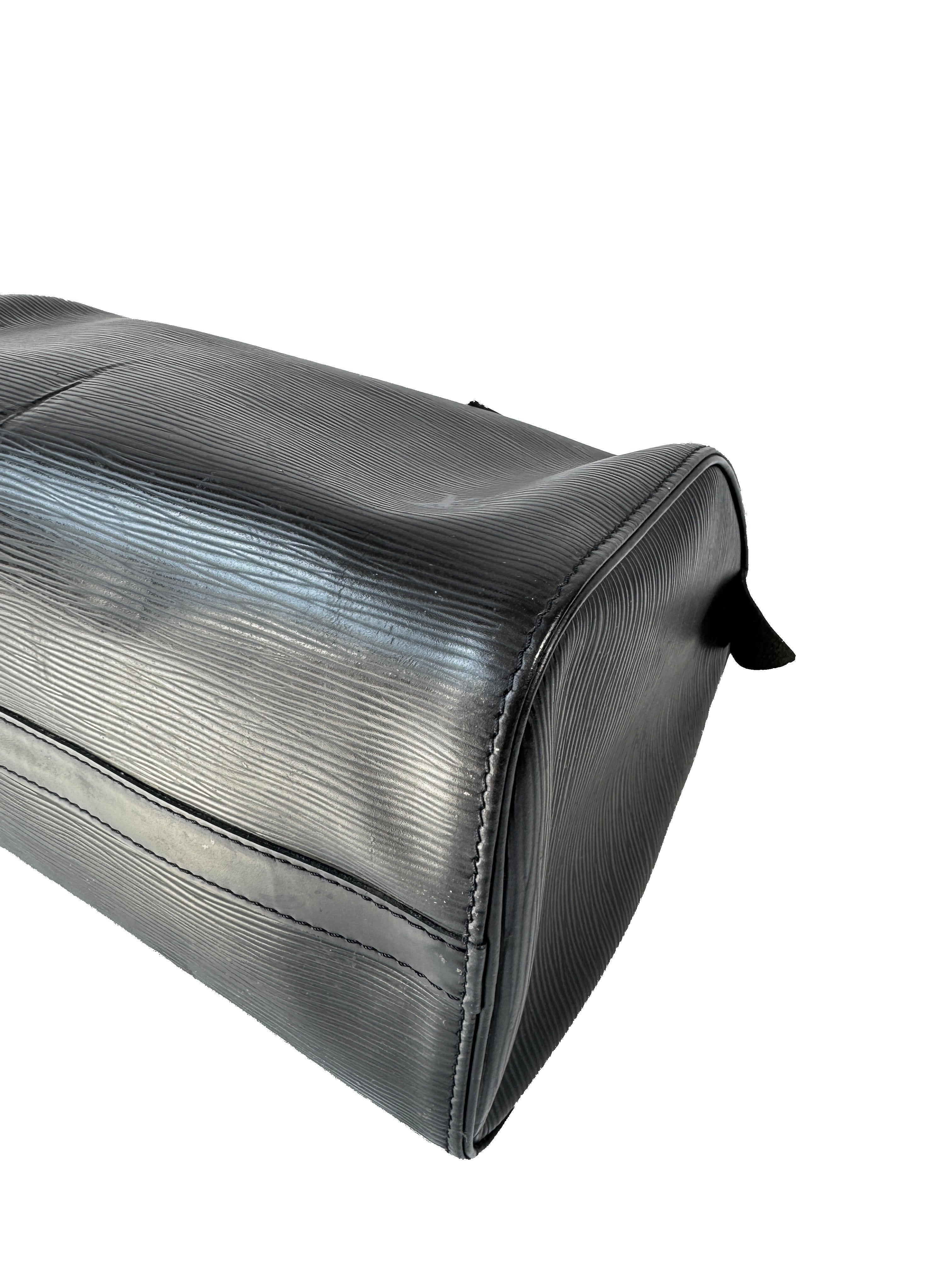 Louis Vuitton black epi speedy 25 SP0035