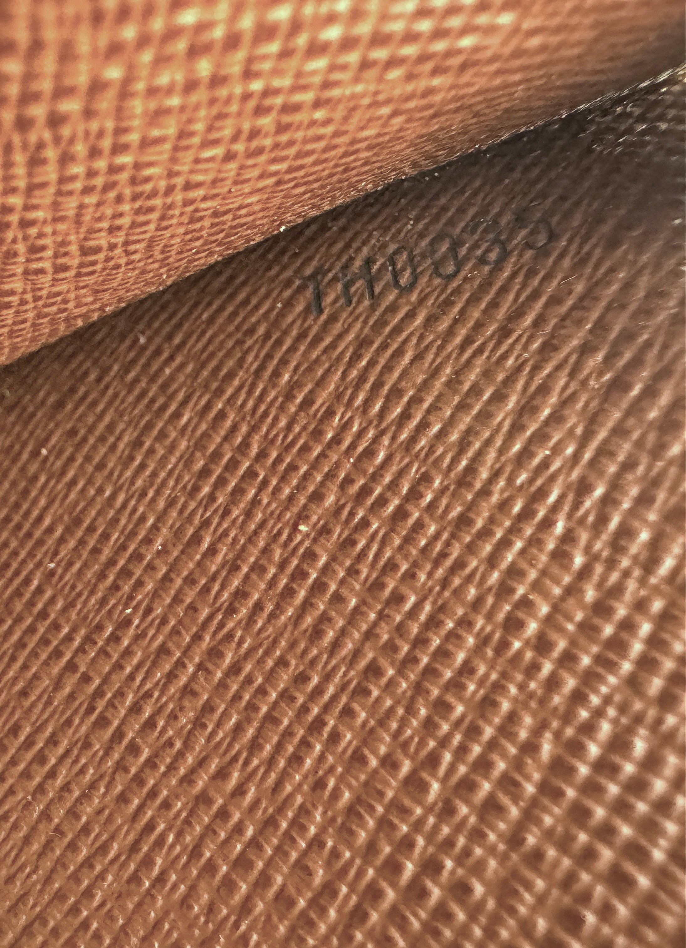 Louis Vuitton monogram Sarah wallet MI1025