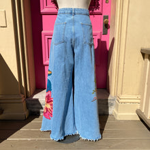 FARM Rio embroidered wide leg jeans size Large