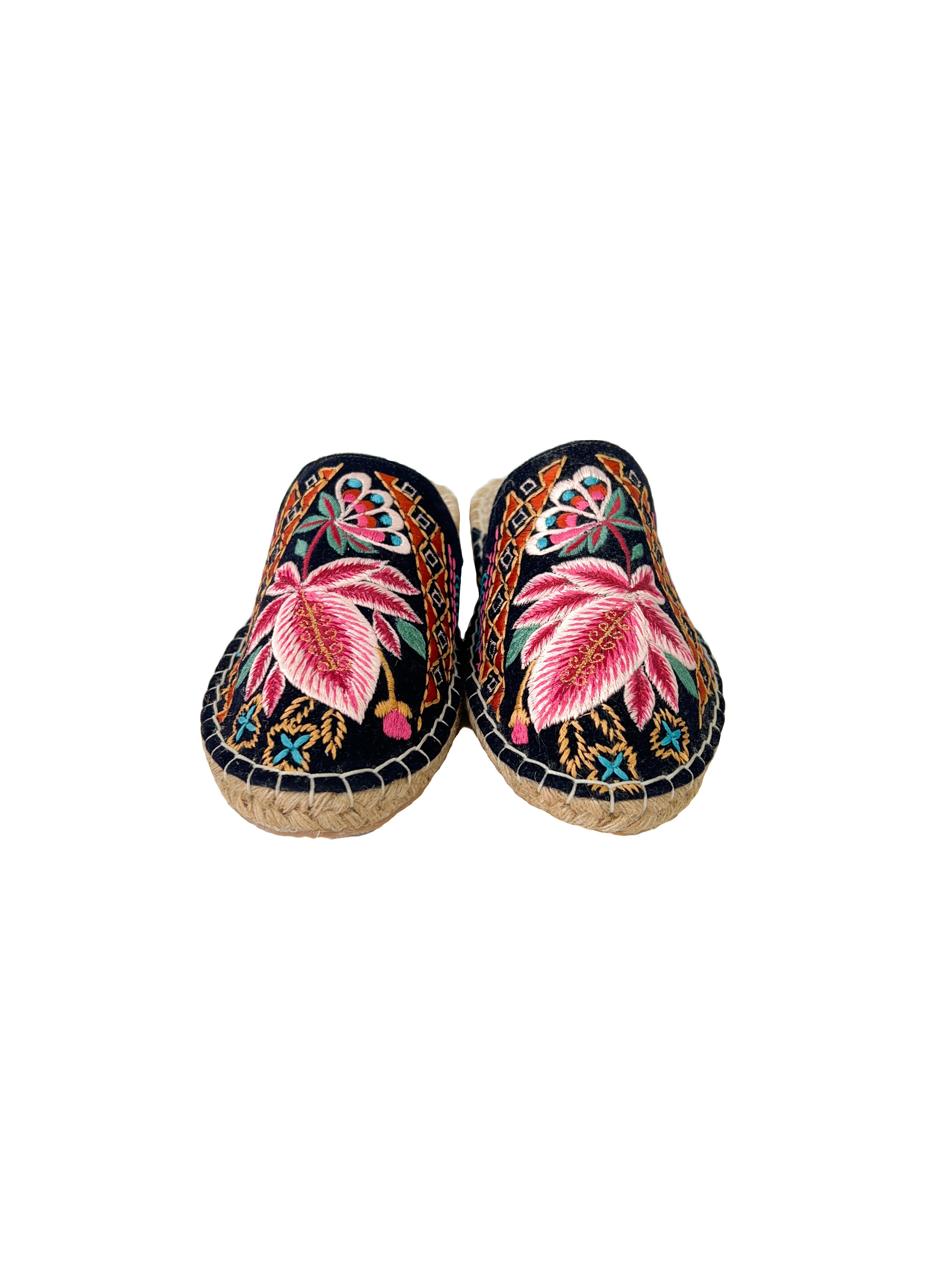 Guadalupe navy embroidered espadrille slides size 38 NEW