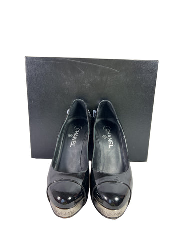 Chanel black patent leather pumps size 39