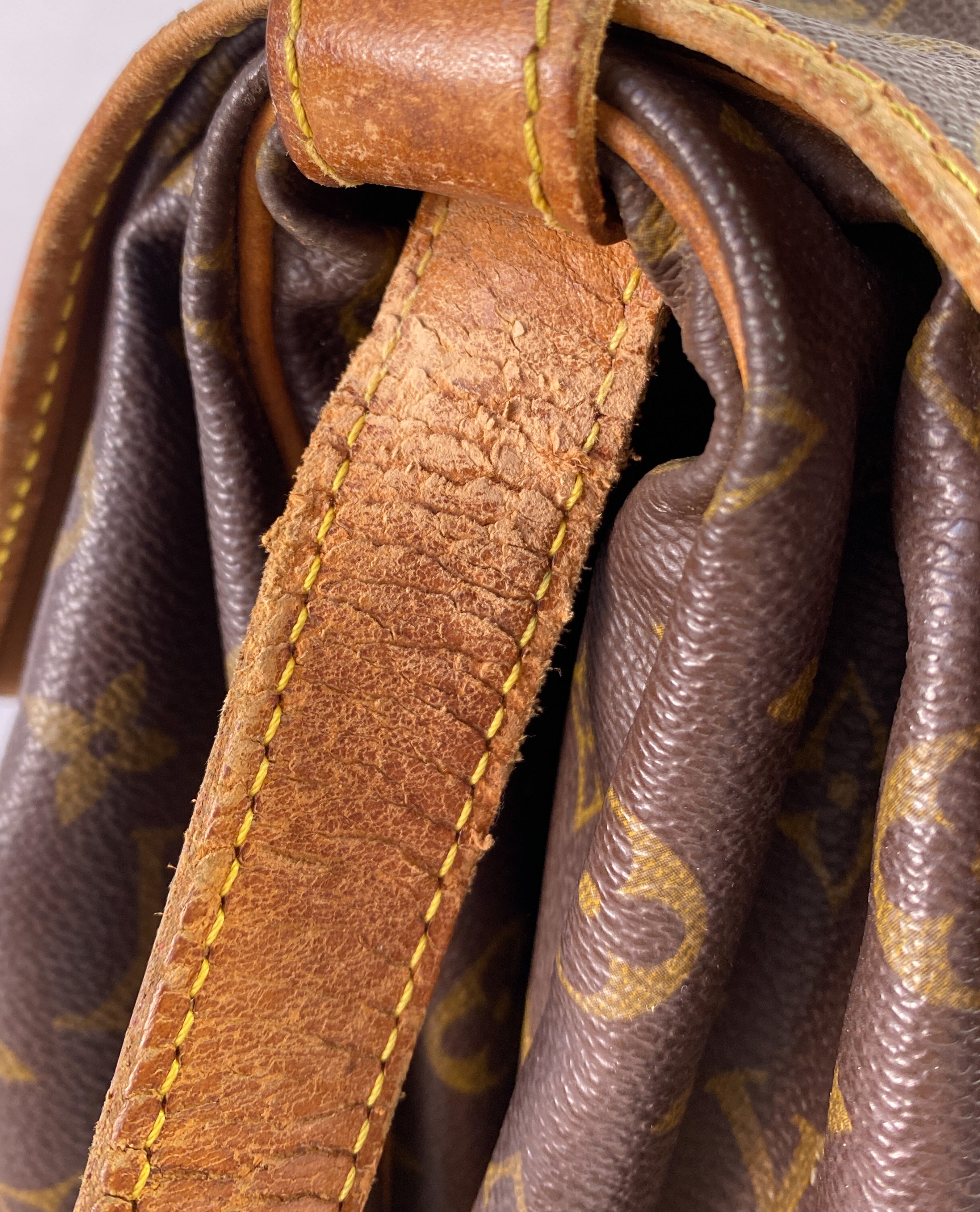 Louis Vuitton vintage Saumur monogram 35