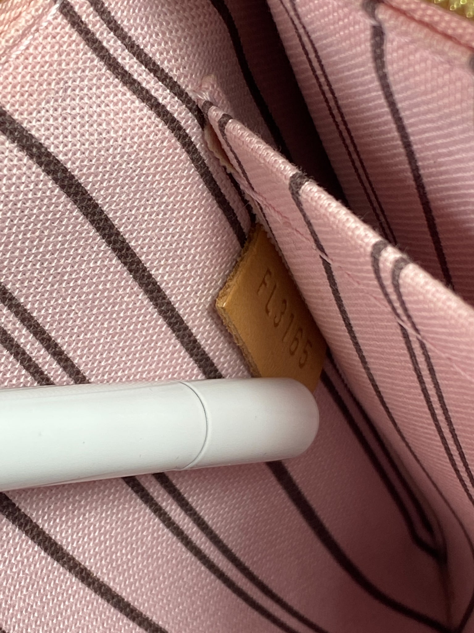 Louis Vuitton neverfull monogram pouch 2018 – My Girlfriend's