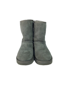 UGG gray short classic boots size 11 retail $170