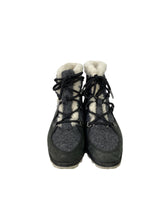 Sorel black and gray boots size 8