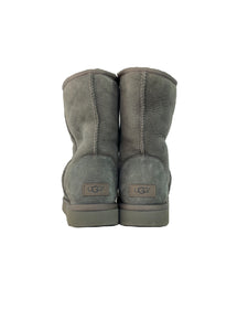 UGG gray short classic boots size 11 retail $170