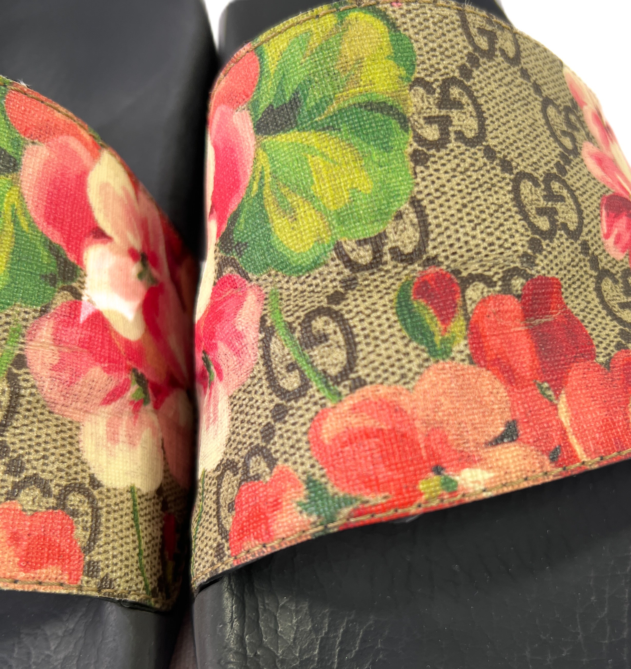 Gucci supreme bloom floral slides size 39