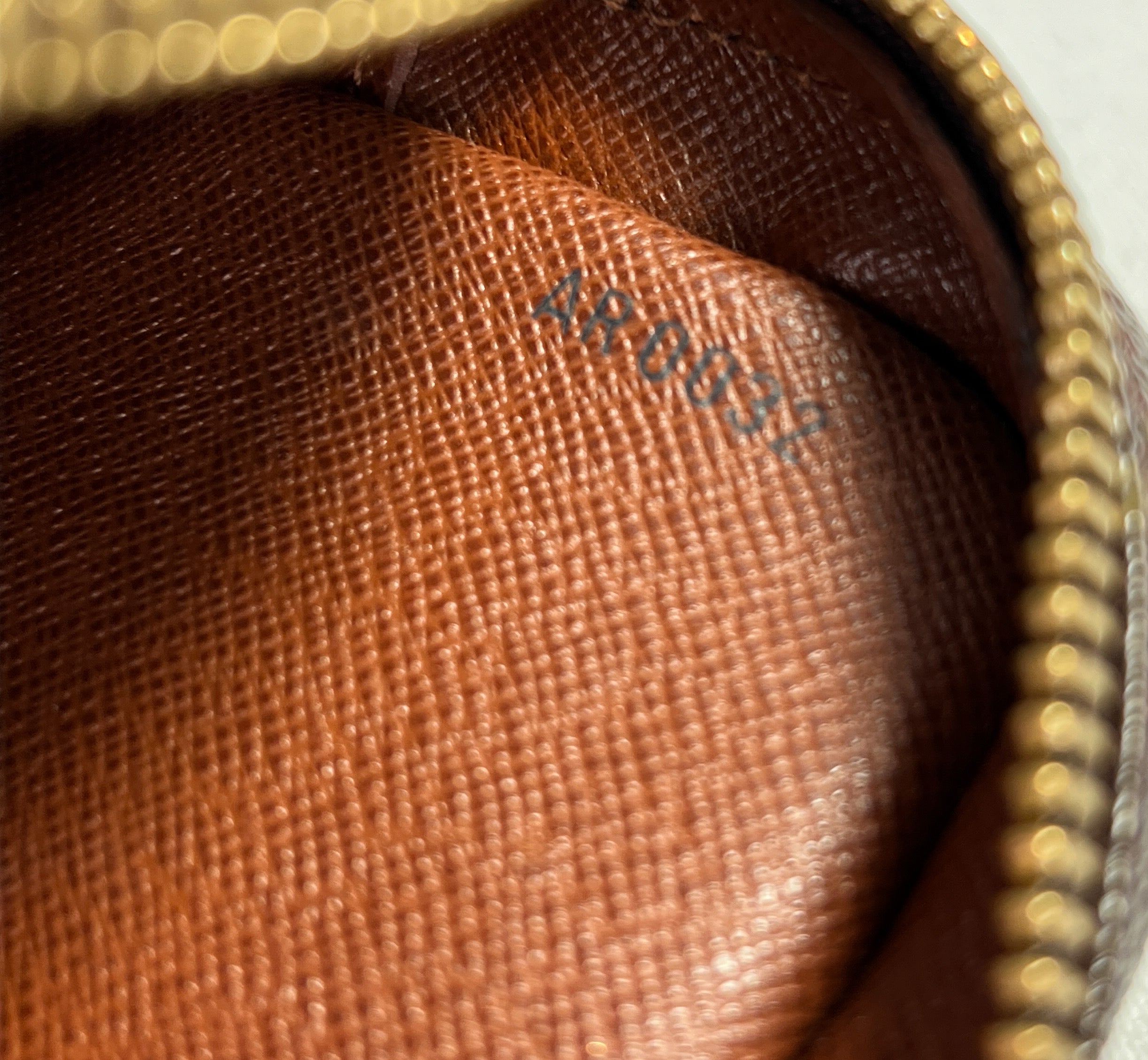 Louis Vuitton monogram 2002 Amazon crossbody