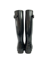 Hunter black classics tall rain boots size 10