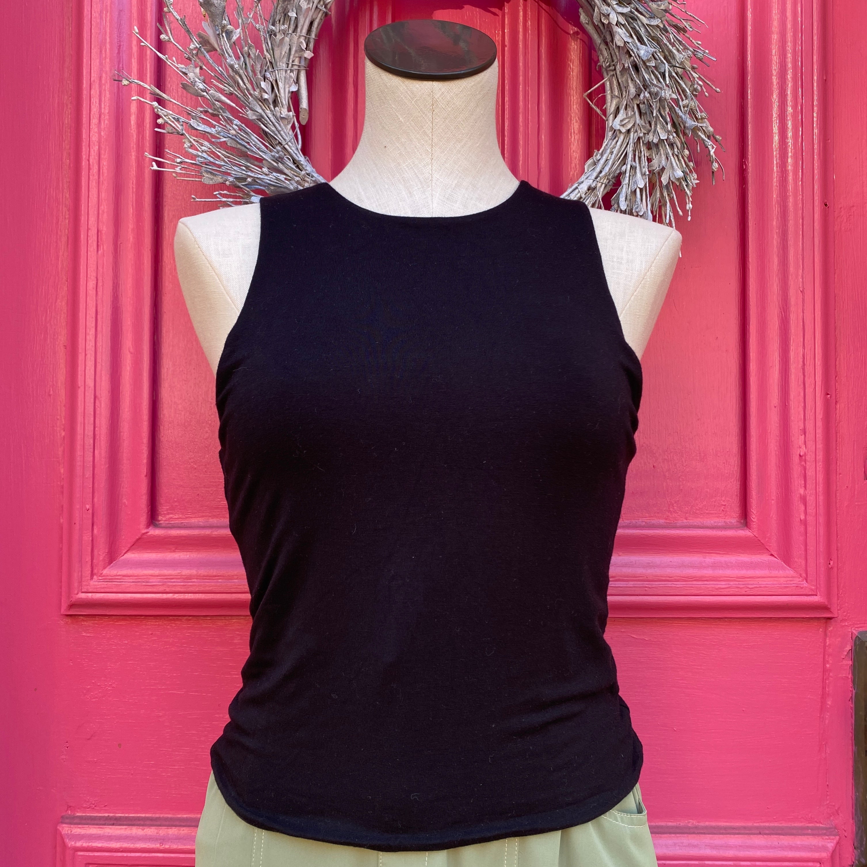 Veronica M black cropped tank size large