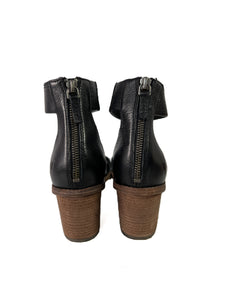 Frye black leather heeled sandals size 9