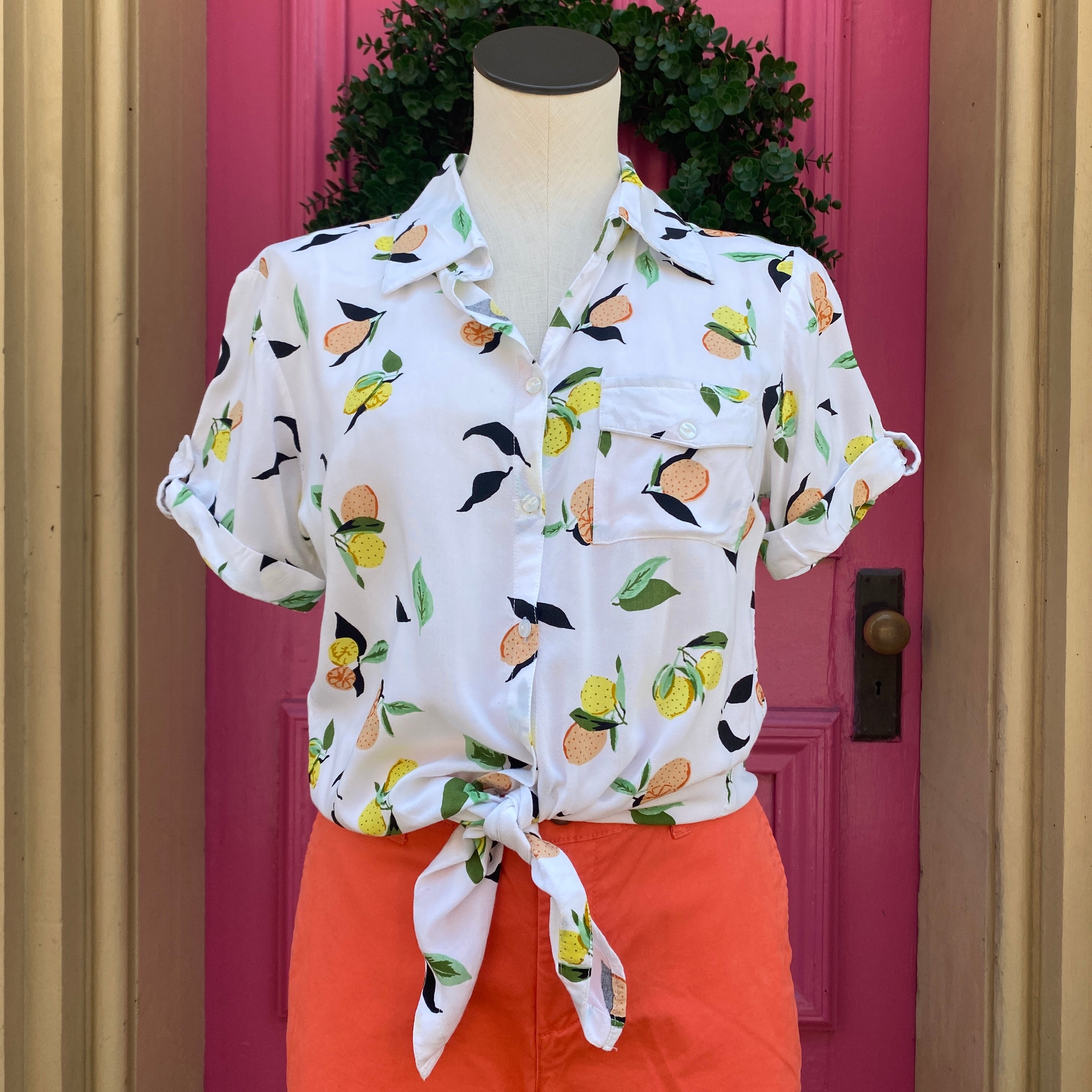 Japna orange lemon print short sleeve button up size Medium